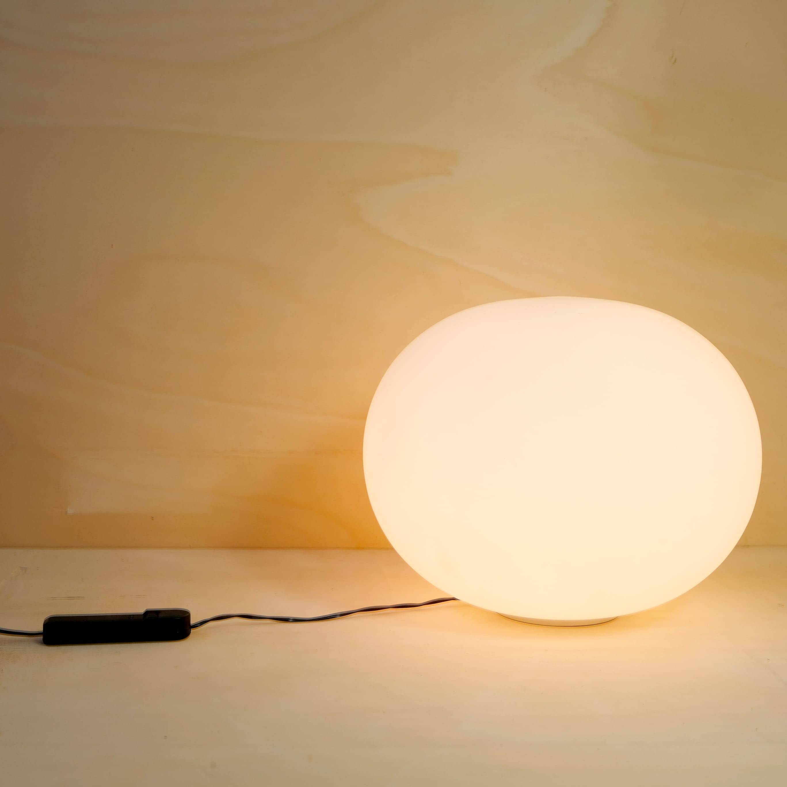 Jasper Morrison, Glo-Ball lamp, Flos, 1998.