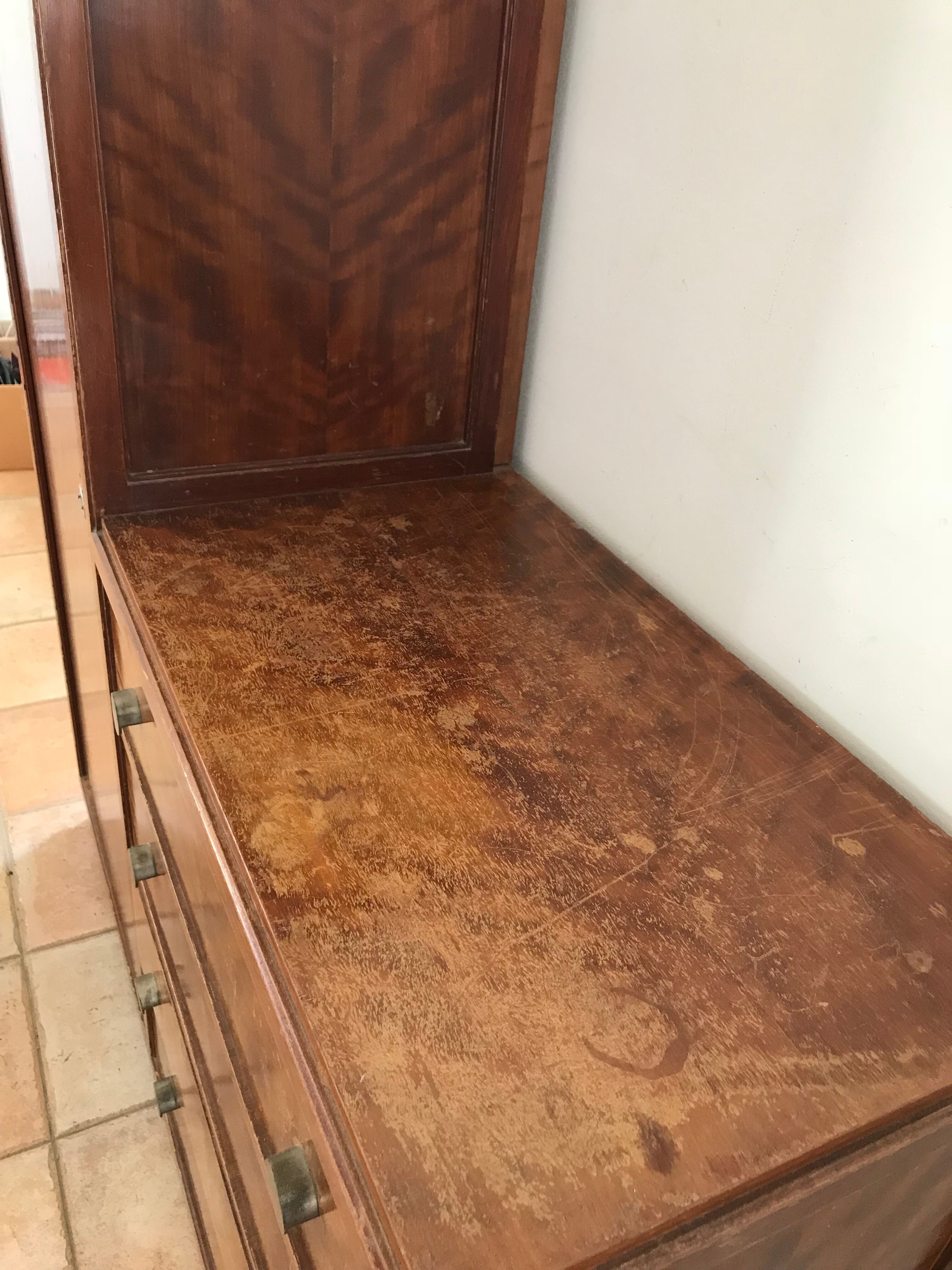 Art-deco chest of drawers