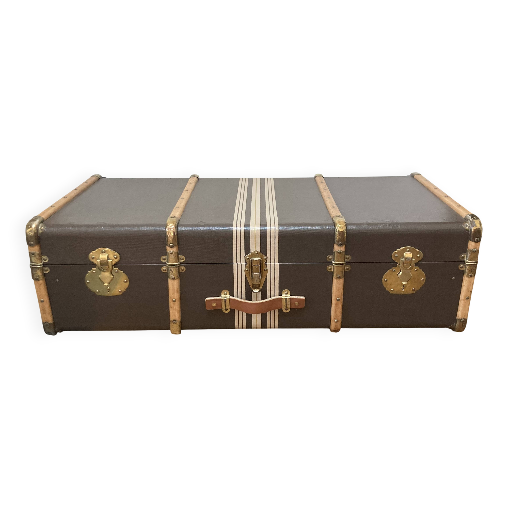 Renovated 1940s old trunk – Vintage coffee table