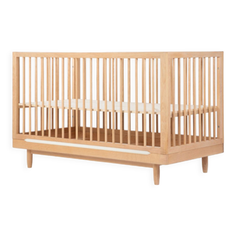 Scalable solid oak bed