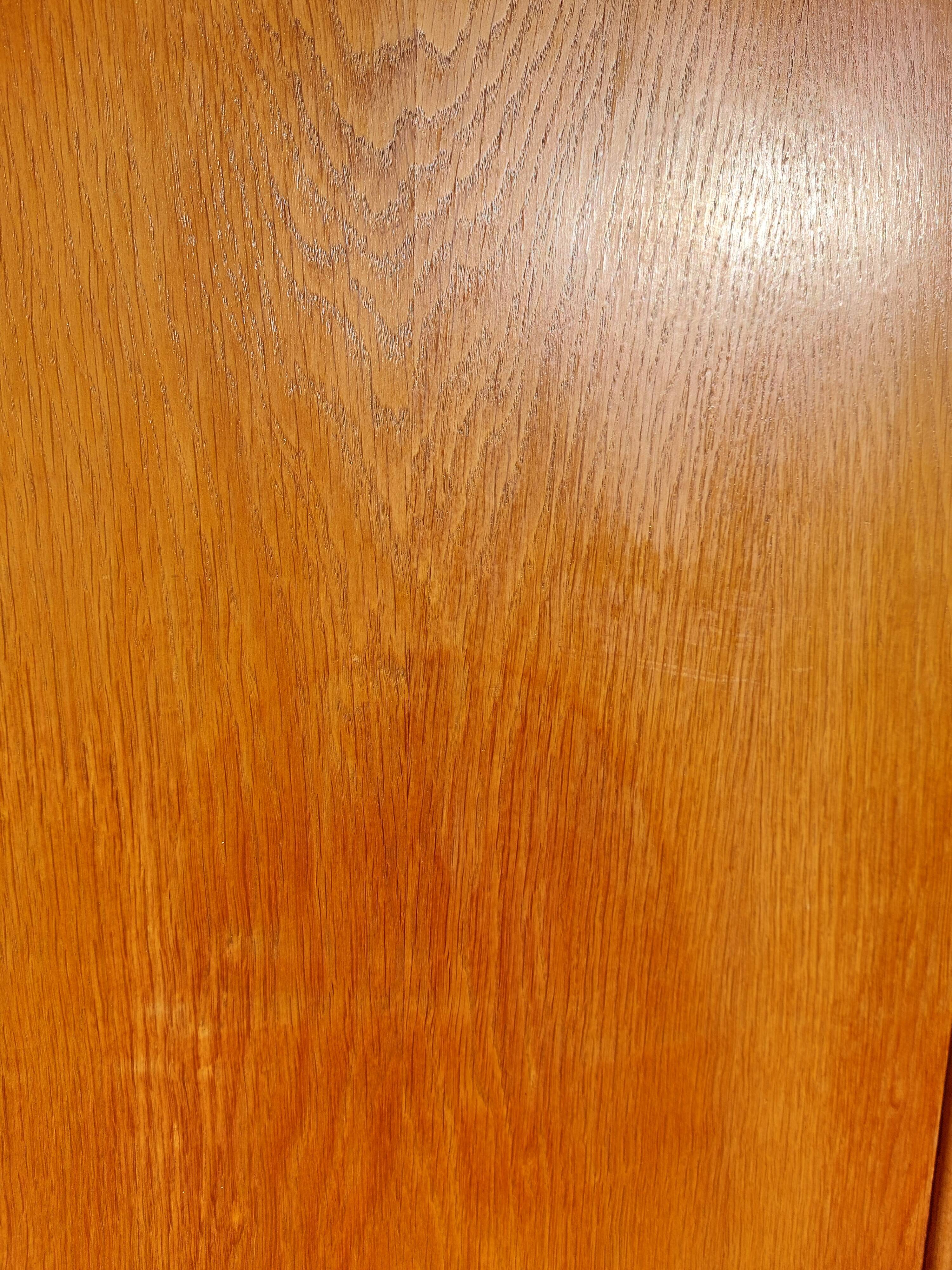 wardrobe, sliding doors