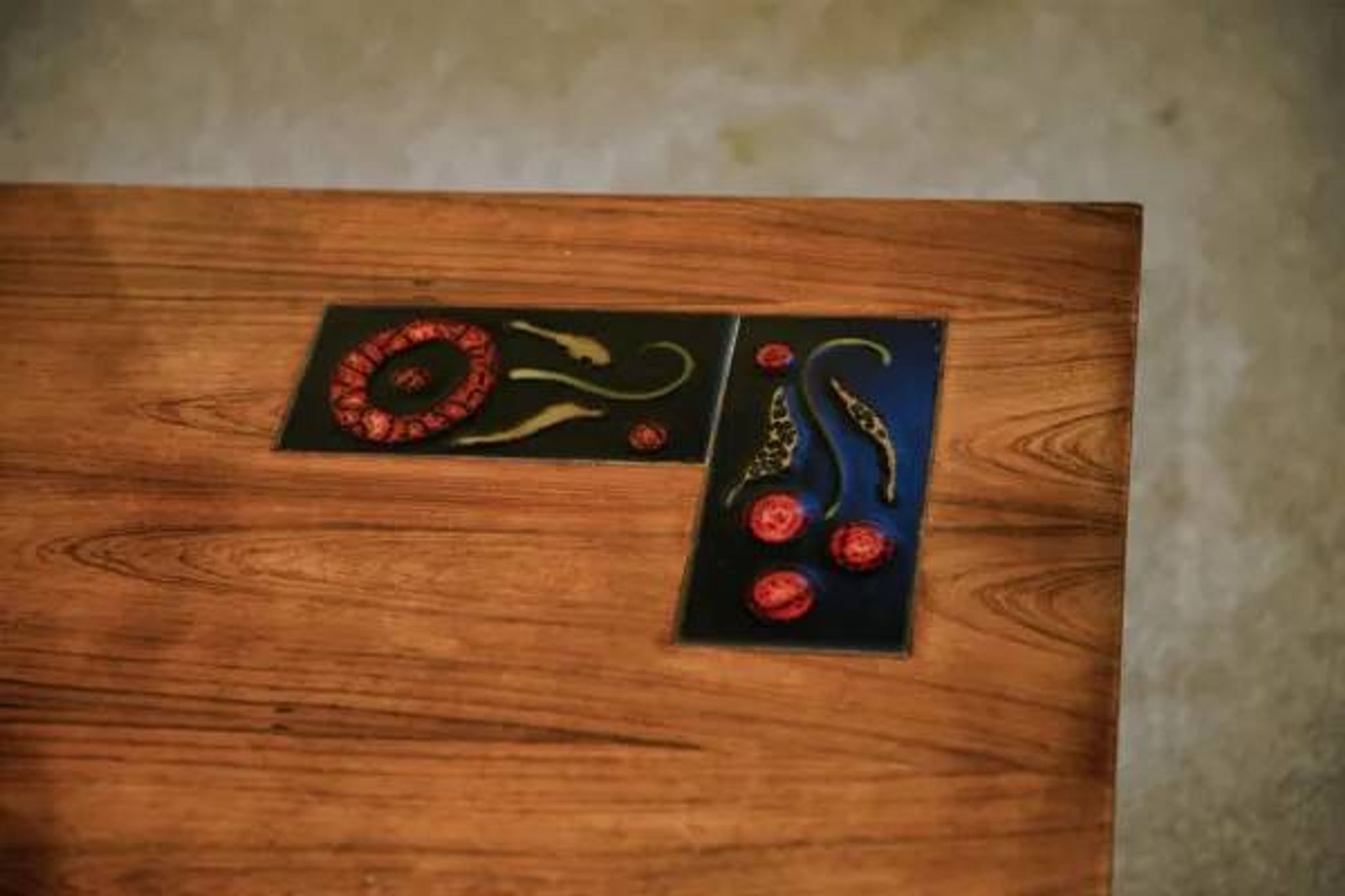 Table basse design en palissandre et céramique 1960’s