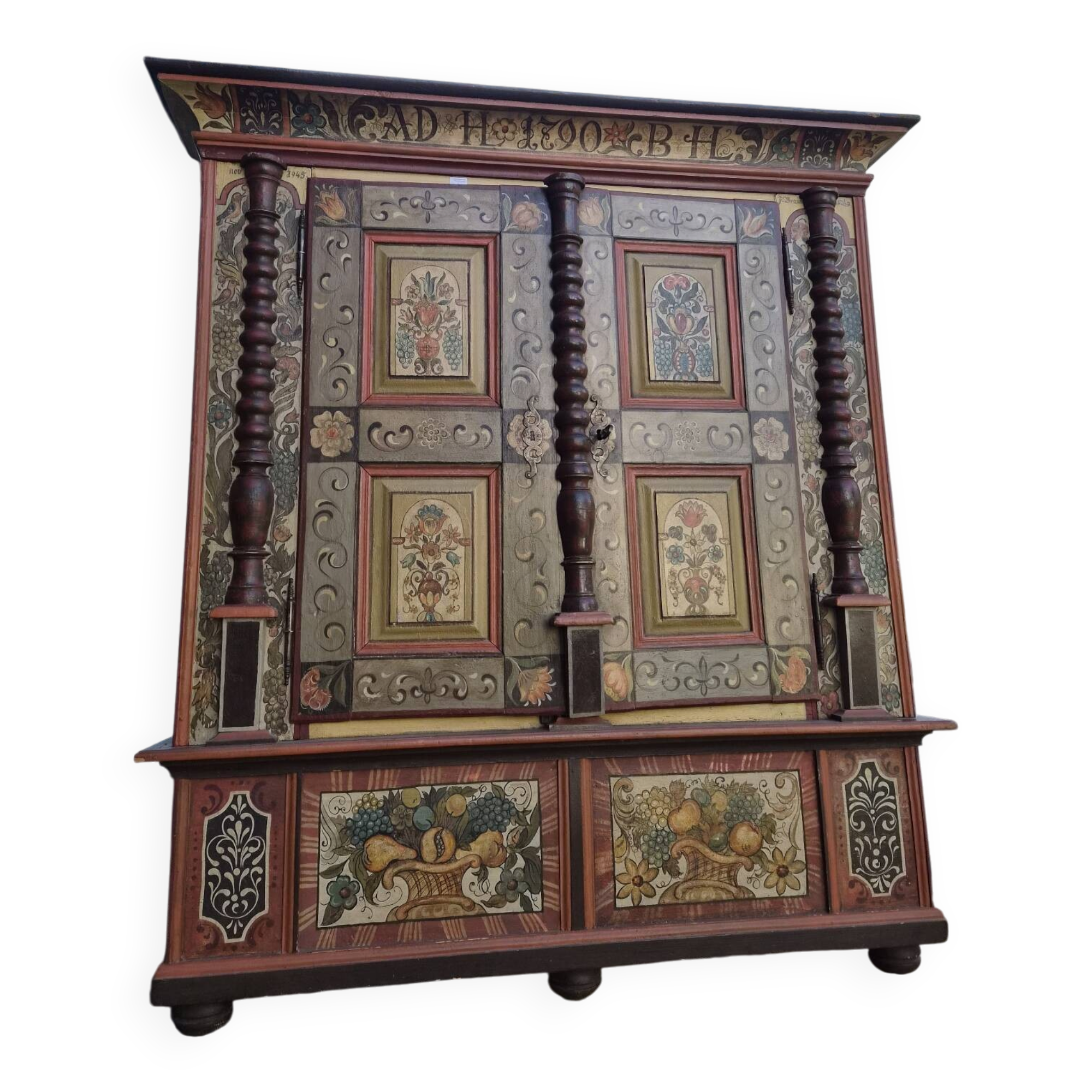 Mountain-painted wardrobe from the late 18th century.