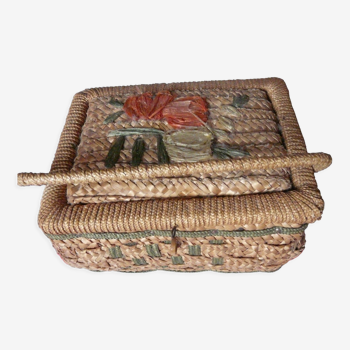 Round sewing box in raffia straw rattan wicker vintage