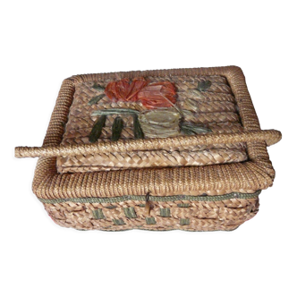 Round sewing box in raffia straw rattan wicker vintage