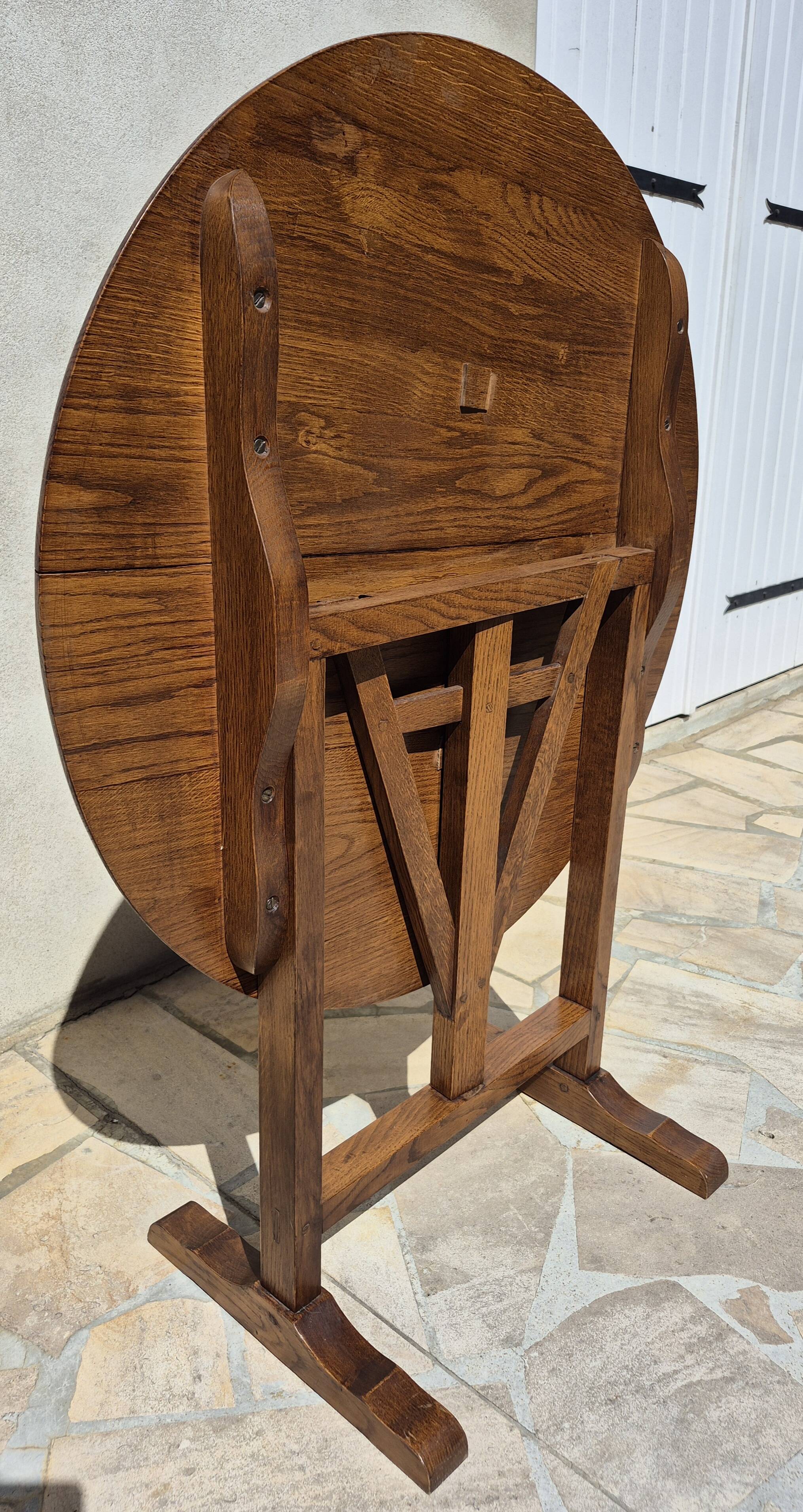 Petite table vigneronne ronde rabatable