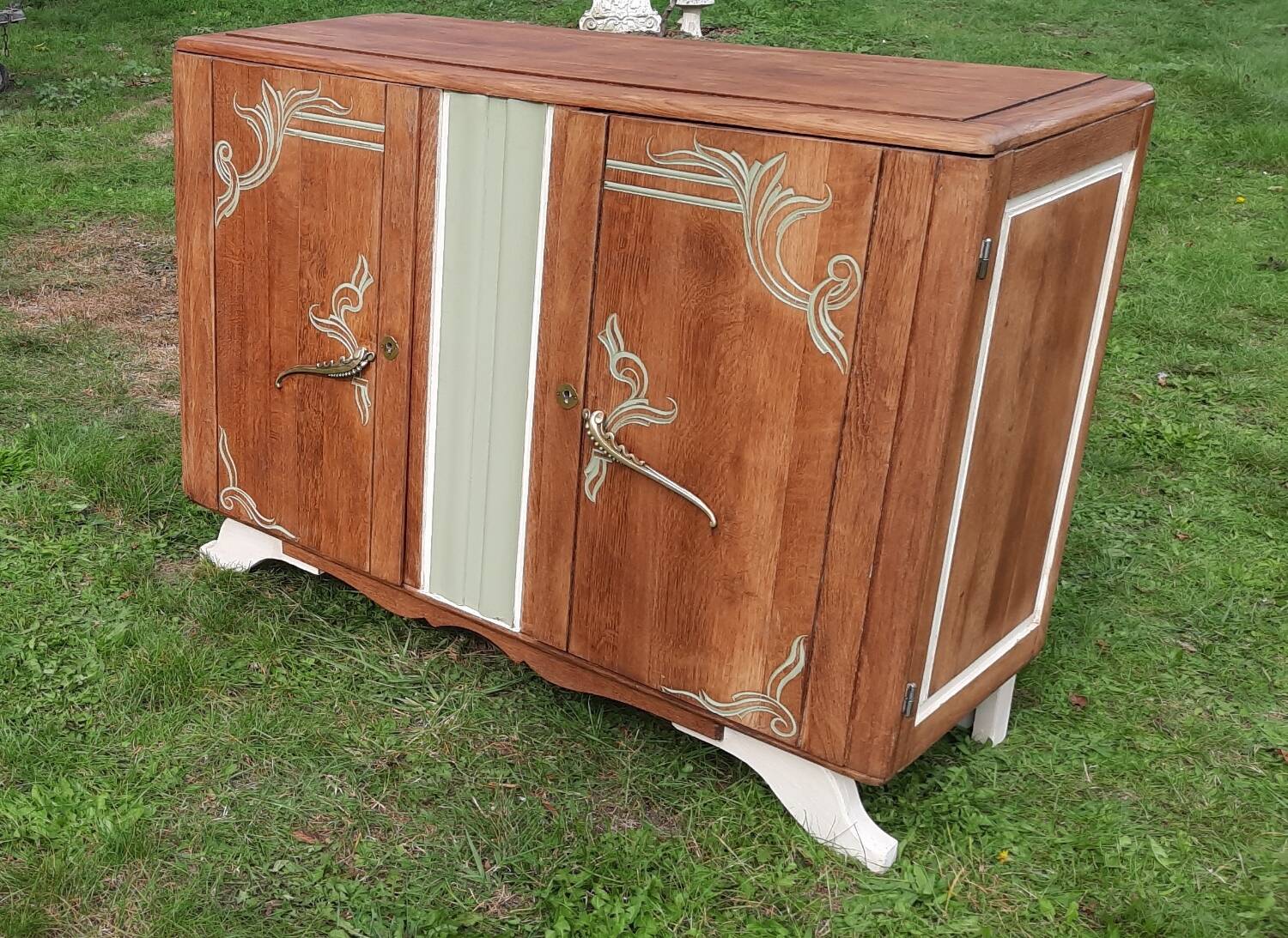 Buffet 2 tiroirs et 2 portes