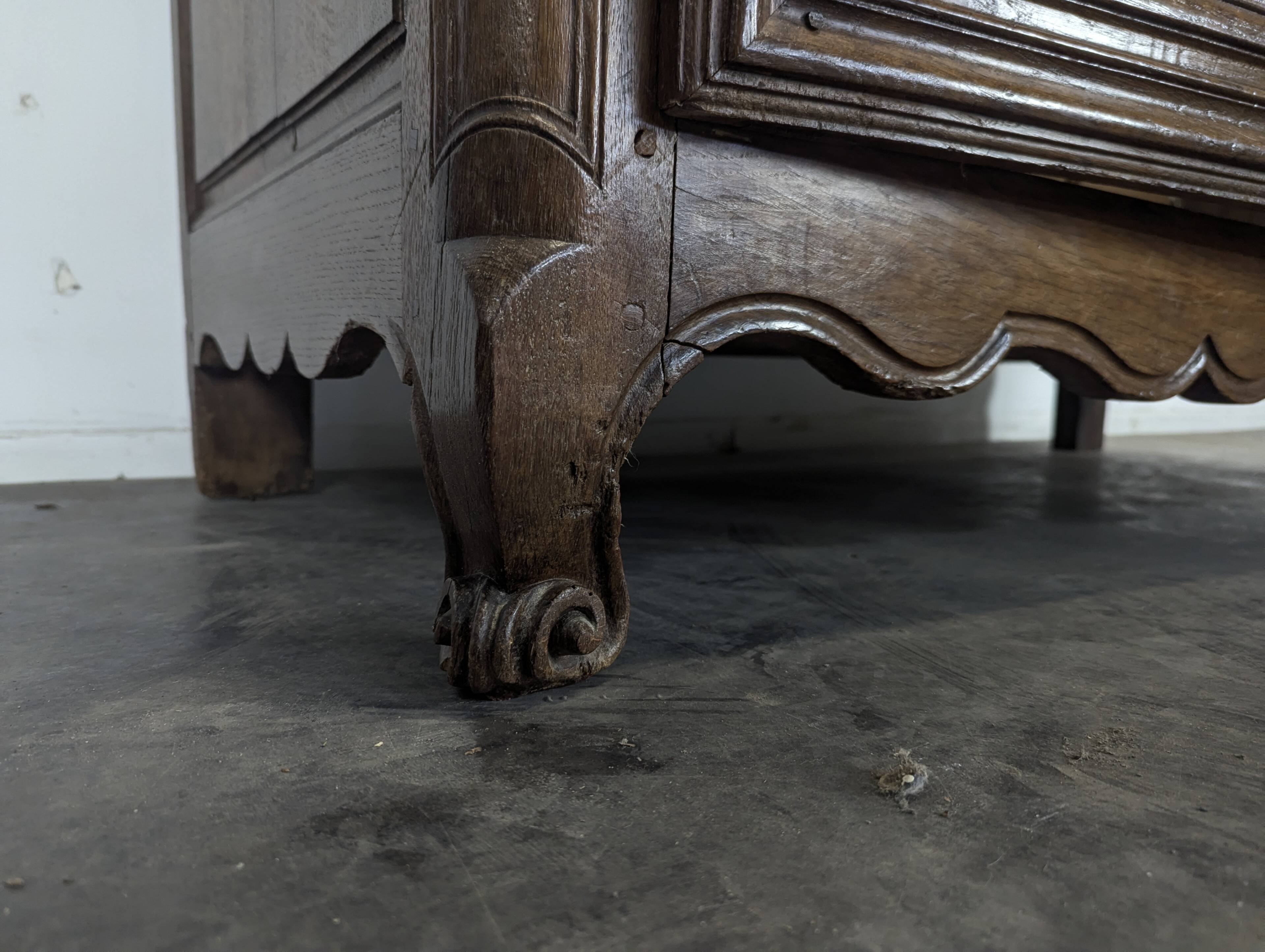 Solid oak wardrobe in Louis XV style