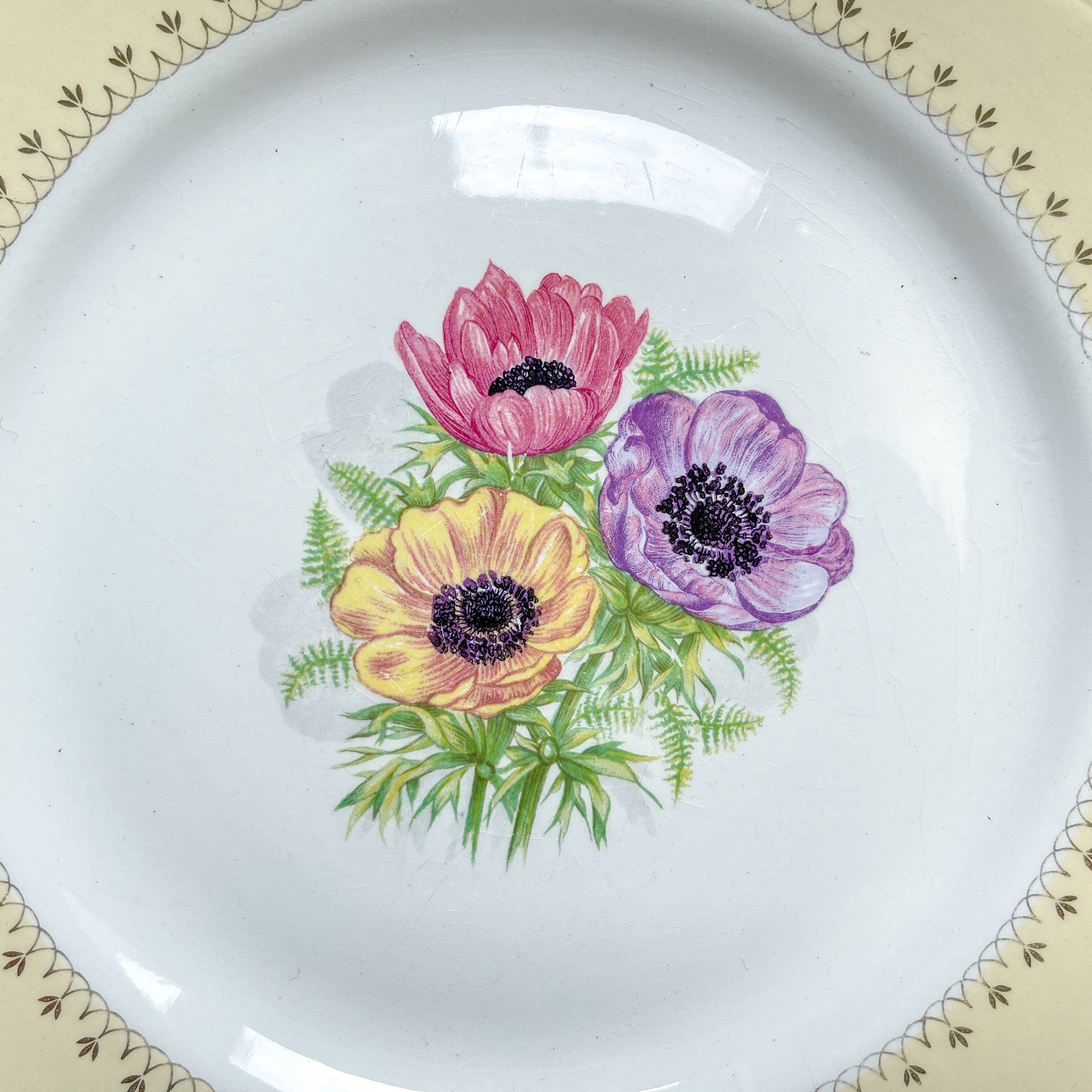 6 vintage porcelain dinner plates with white and golden yellow floral pattern L'Amandinoise "Coopélia" - Vintage floral tableware