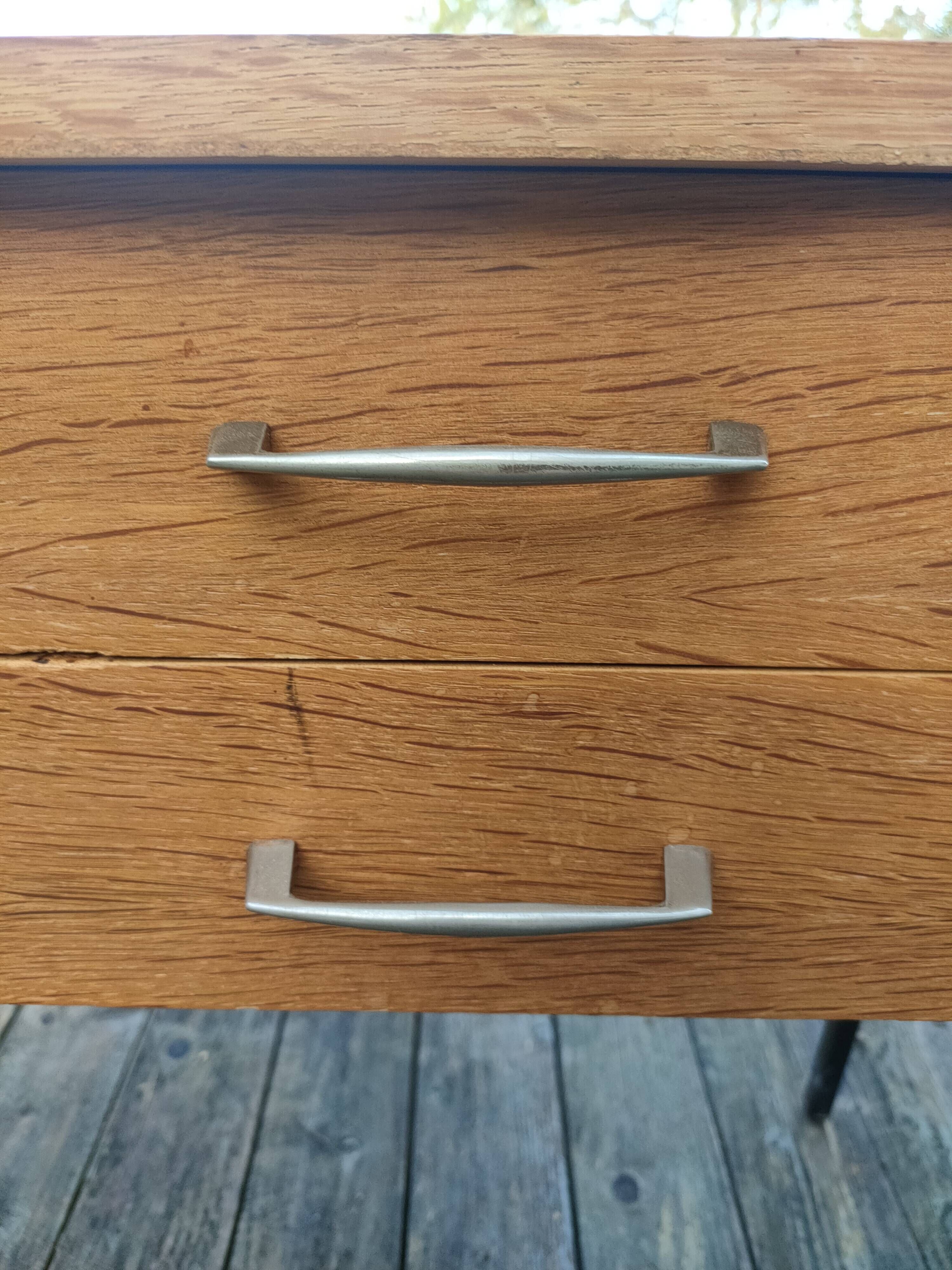 Travailleuse,table à couture