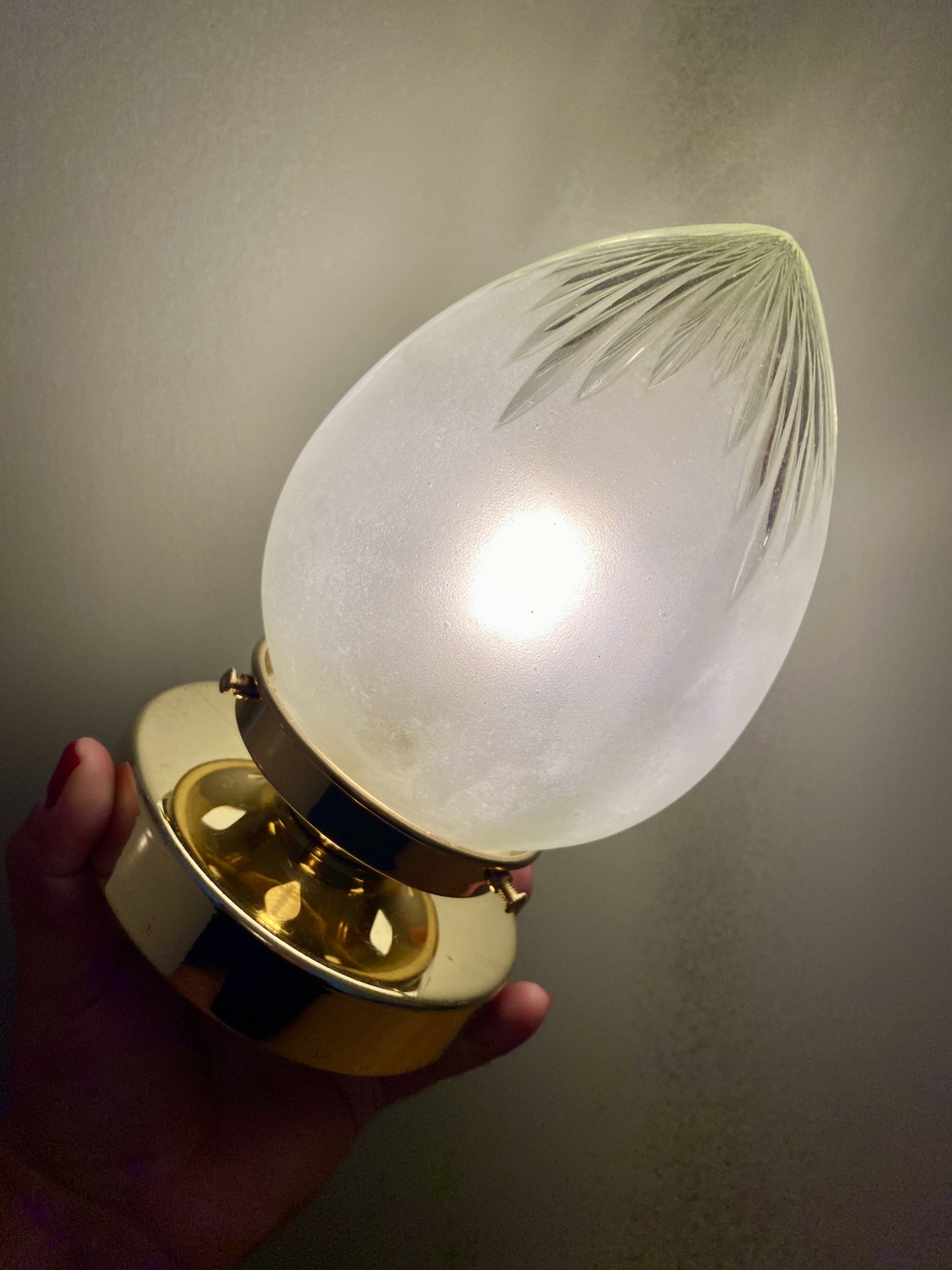 Vintage art deco globe table lamp in frosted glass