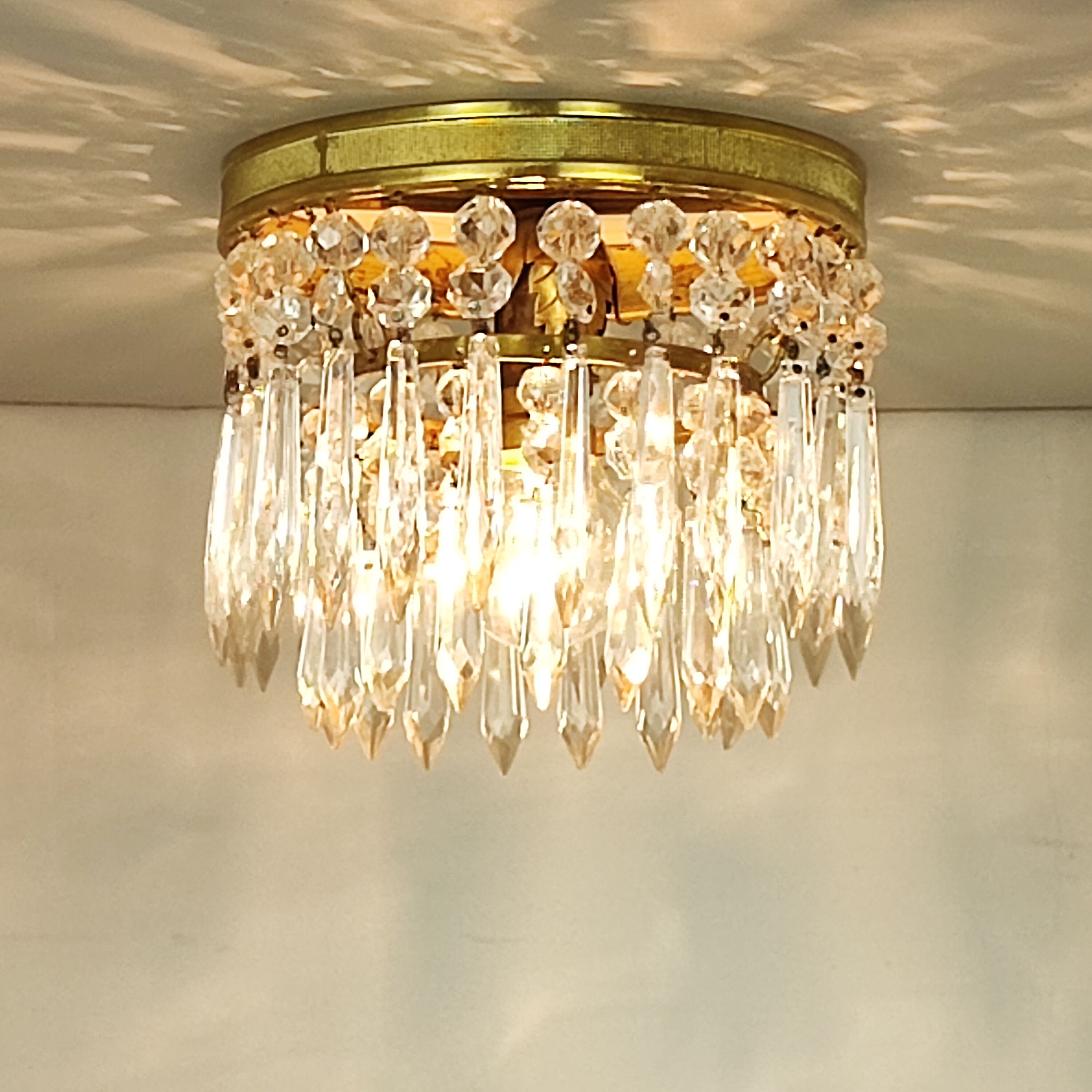 Ceiling lamp tassels