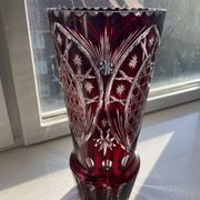 Vase en cristal taillé à la main bohémien ou polonais - Vintage - Rubis/Cranberry