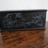 Ancienne boite en carton bouilli