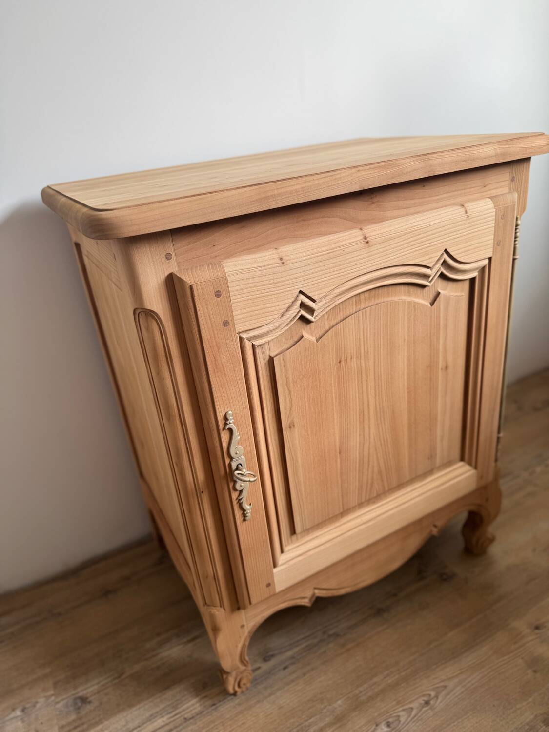 Restored jam cupboard – solid wood, sanded and air-blasted