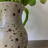 Vase with pattern