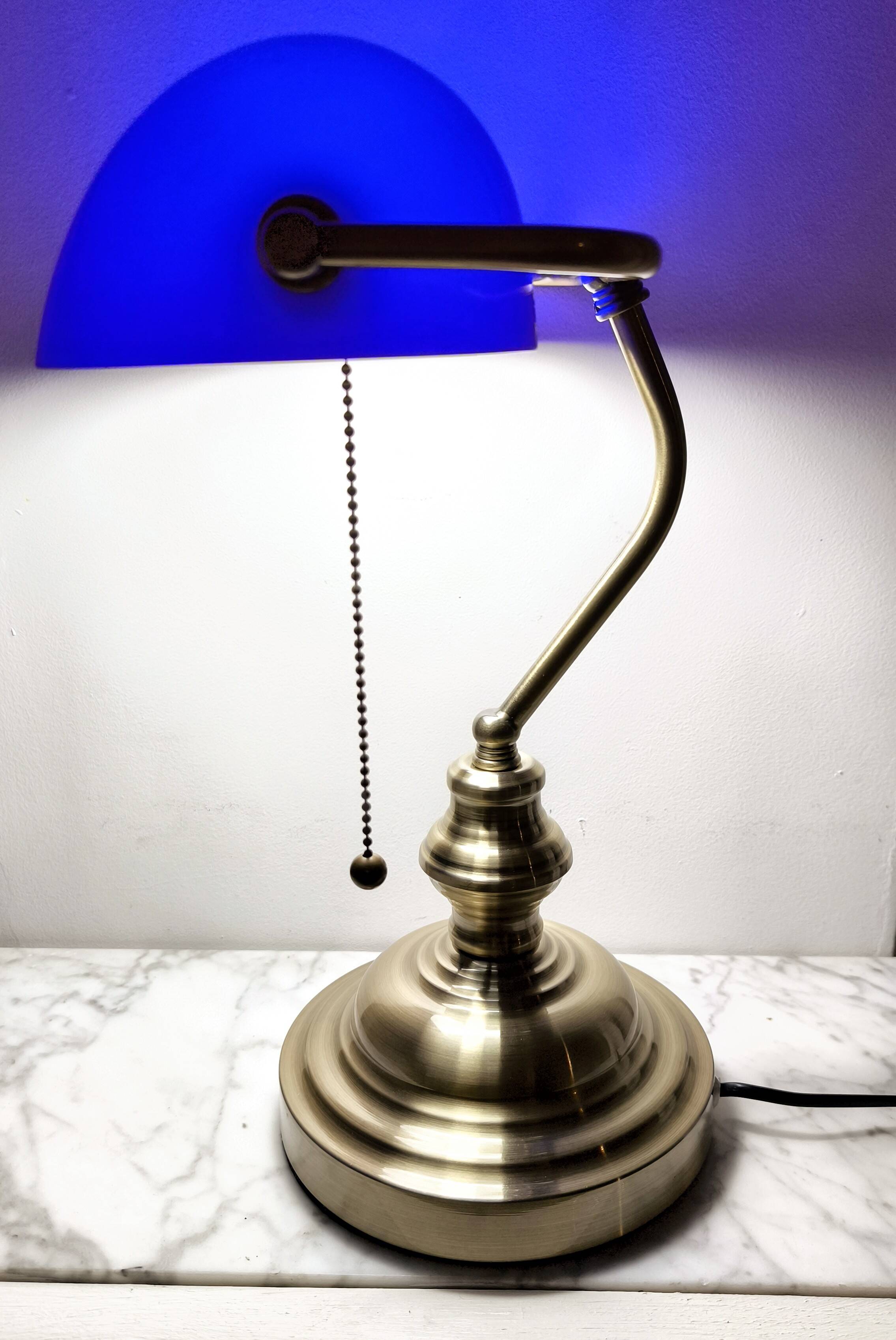 Lampe de banquier vintage en cristal bleu années 80