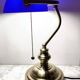 Lampe de banquier vintage en cristal bleu années 80