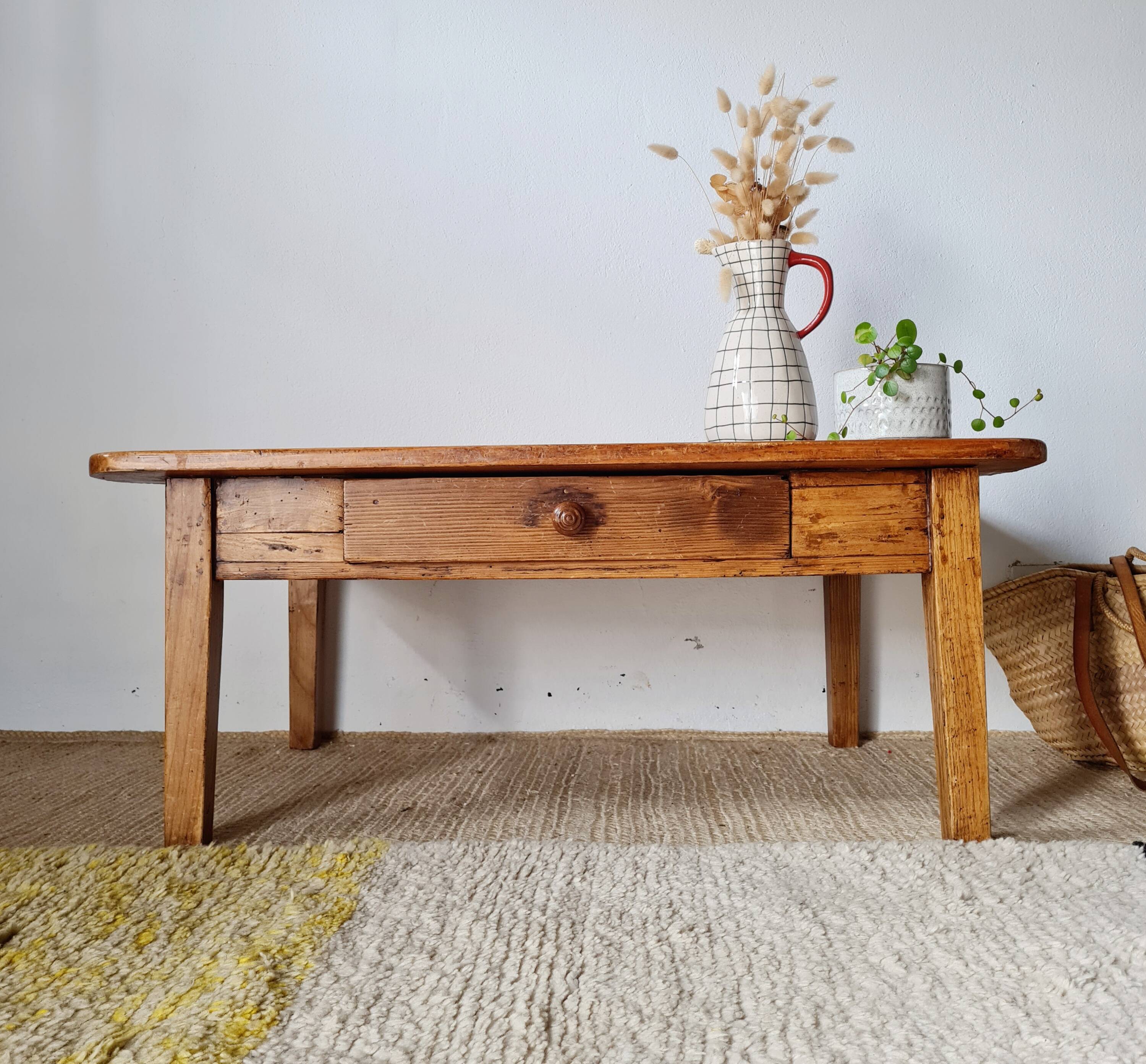 Low farmhouse table in honey pine wood with drawer, L96cm