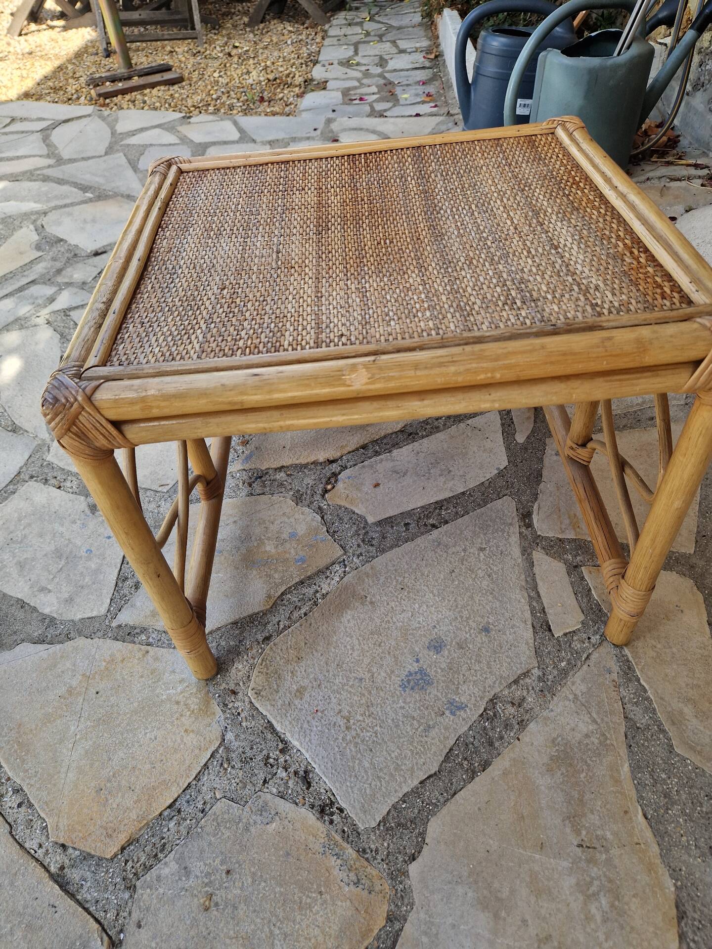 Table basse en rotin