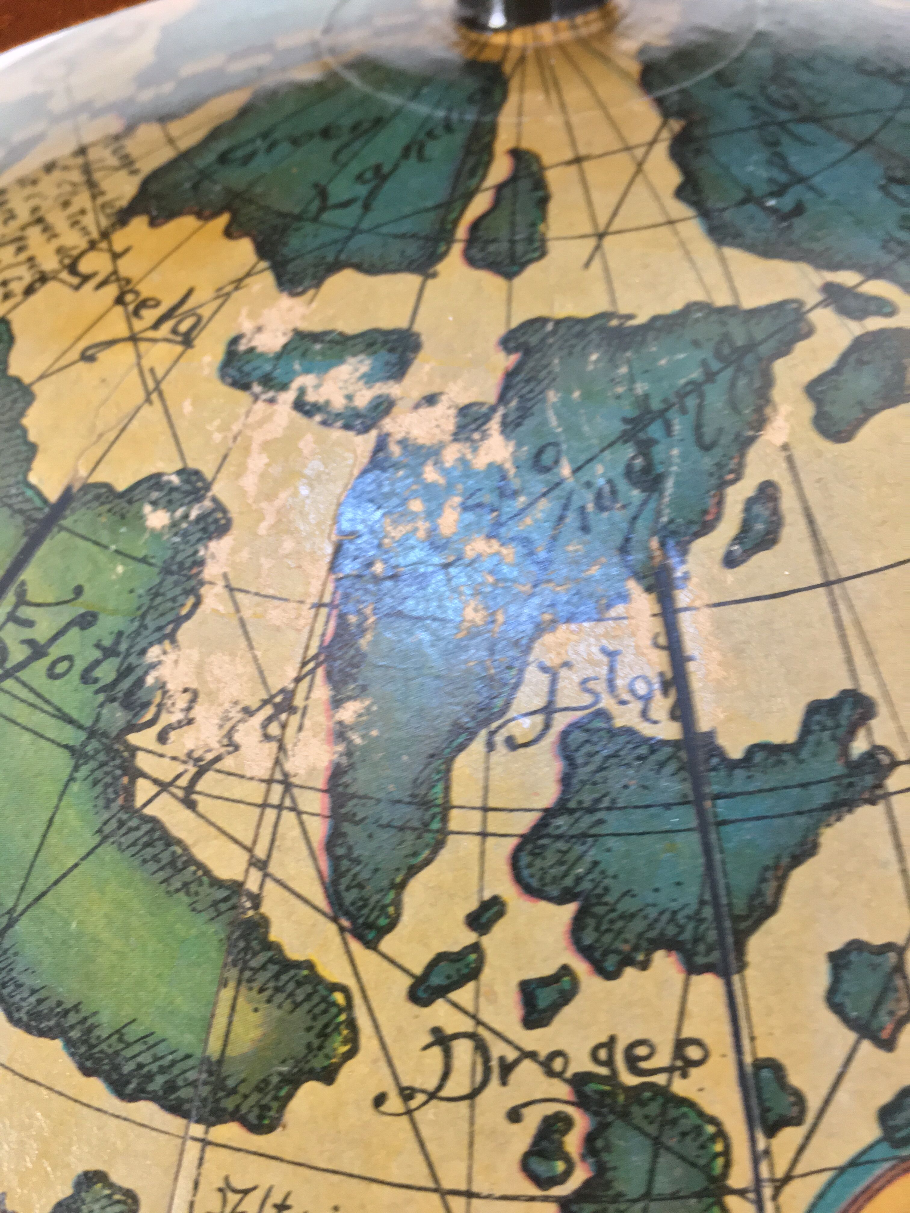 Globe bar wooden world, wheeled world