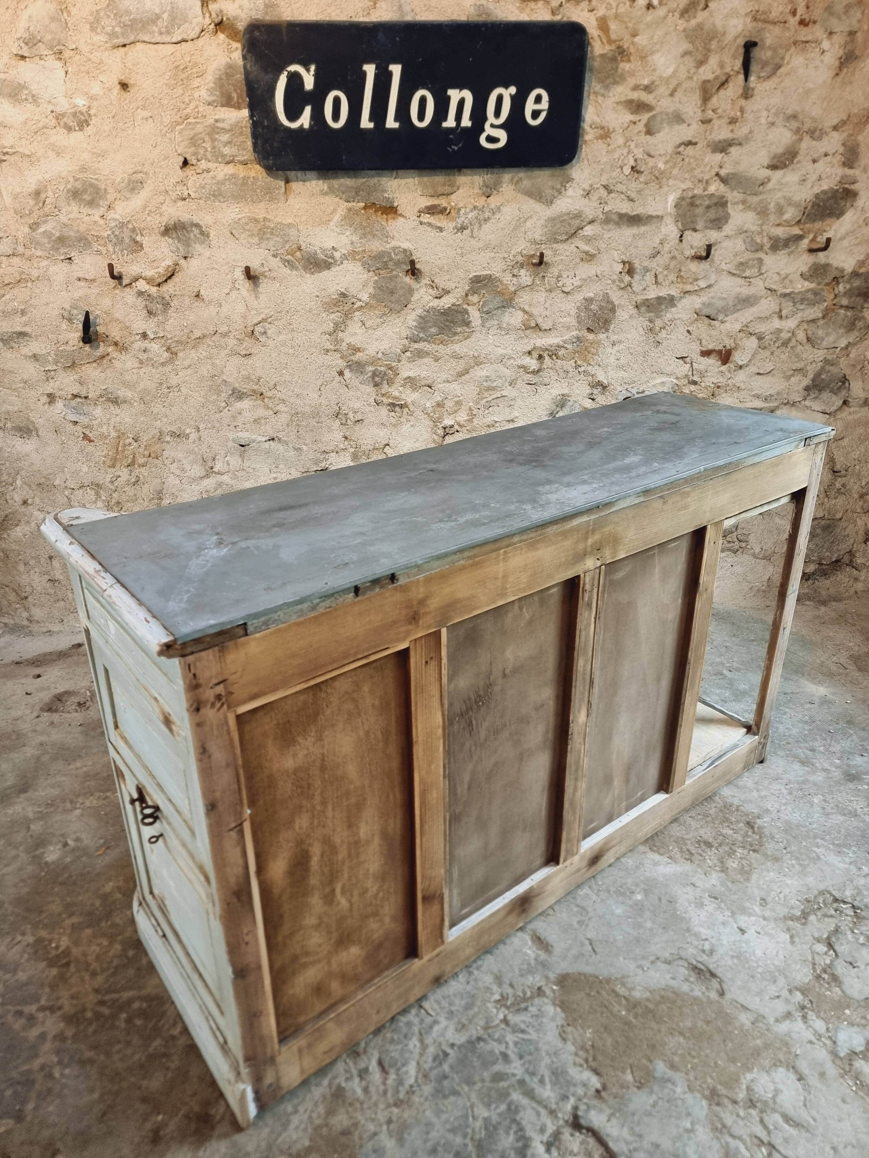 Comptoir ancien en chêne avec plateau en zinc et patine bleue