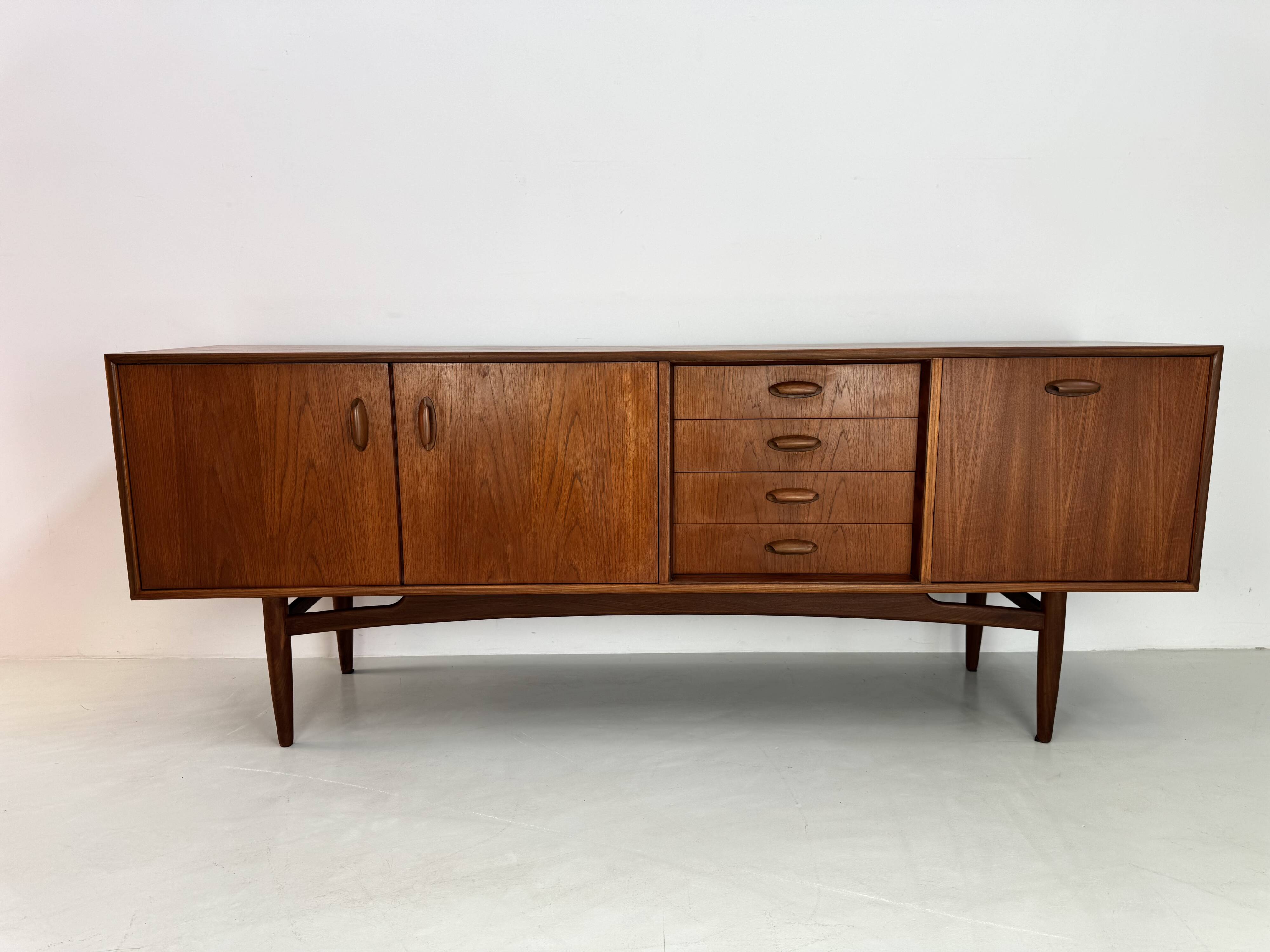 Buffet vintage G-Plan des années 1960
