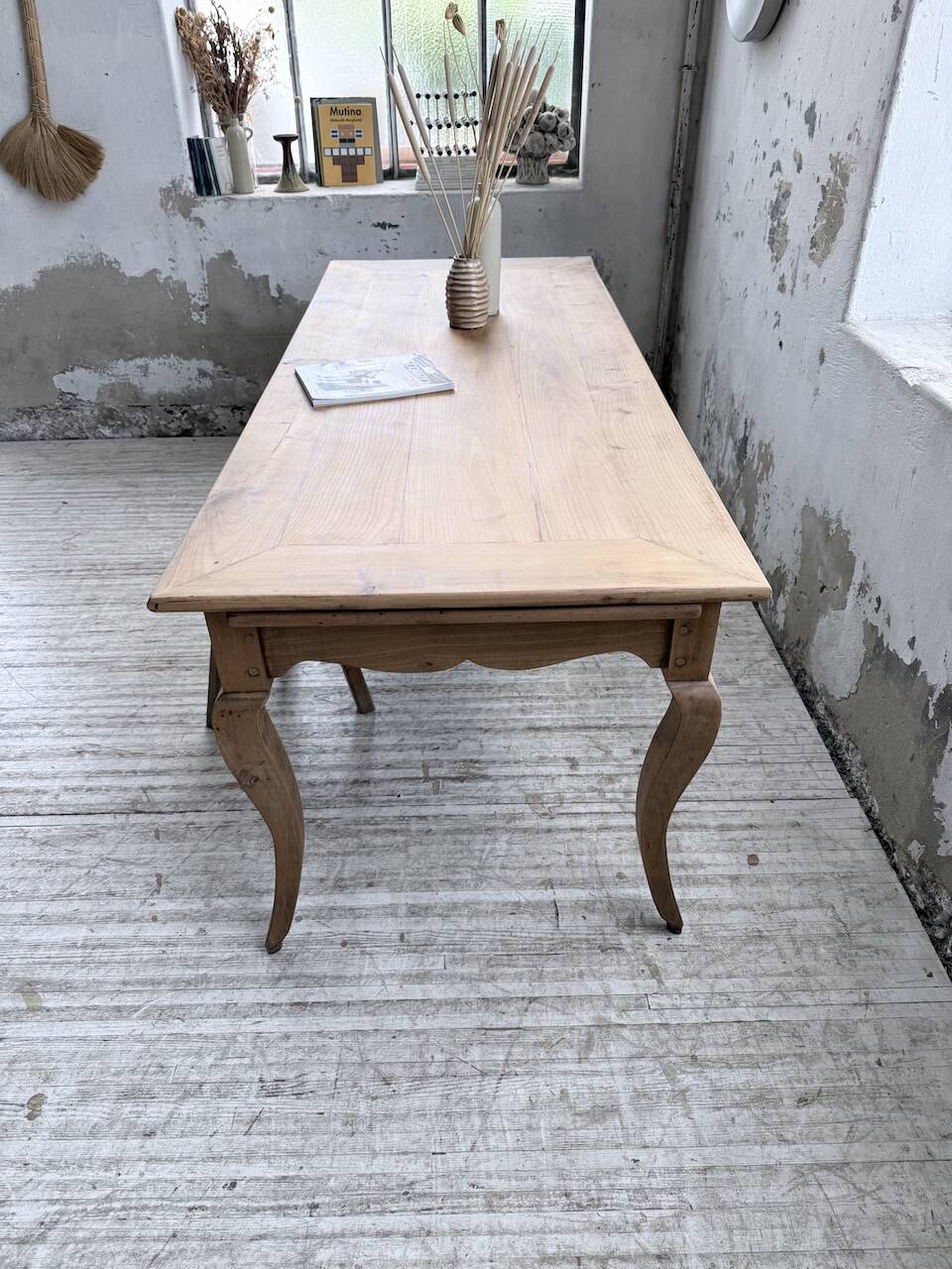 Farm table cherry wood with curved legs, 19th century.
