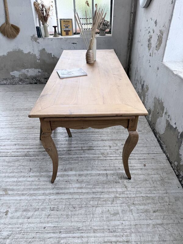 Table de ferme merisier pieds galbés XIXème