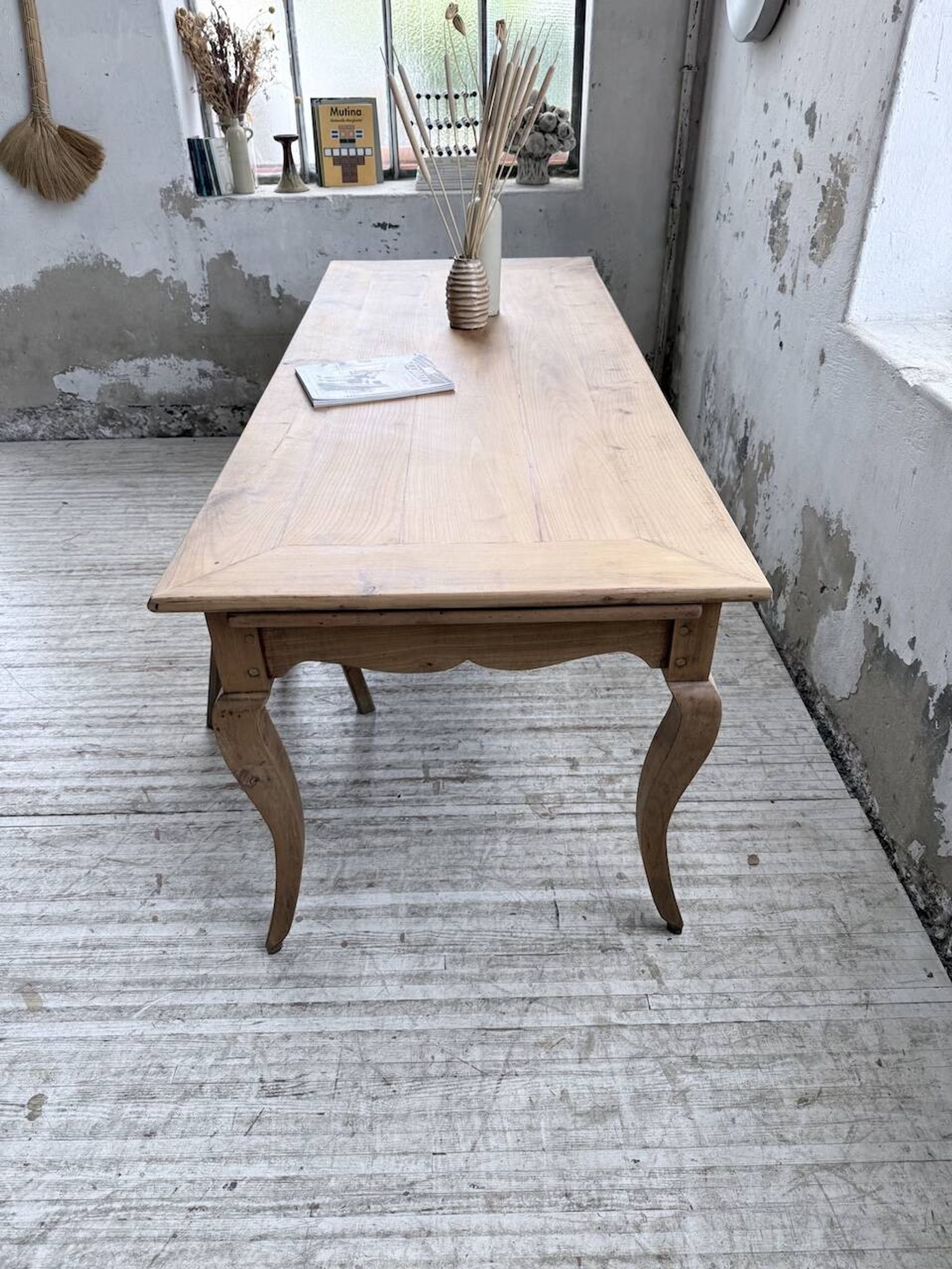 Table de ferme merisier pieds galbés XIXème