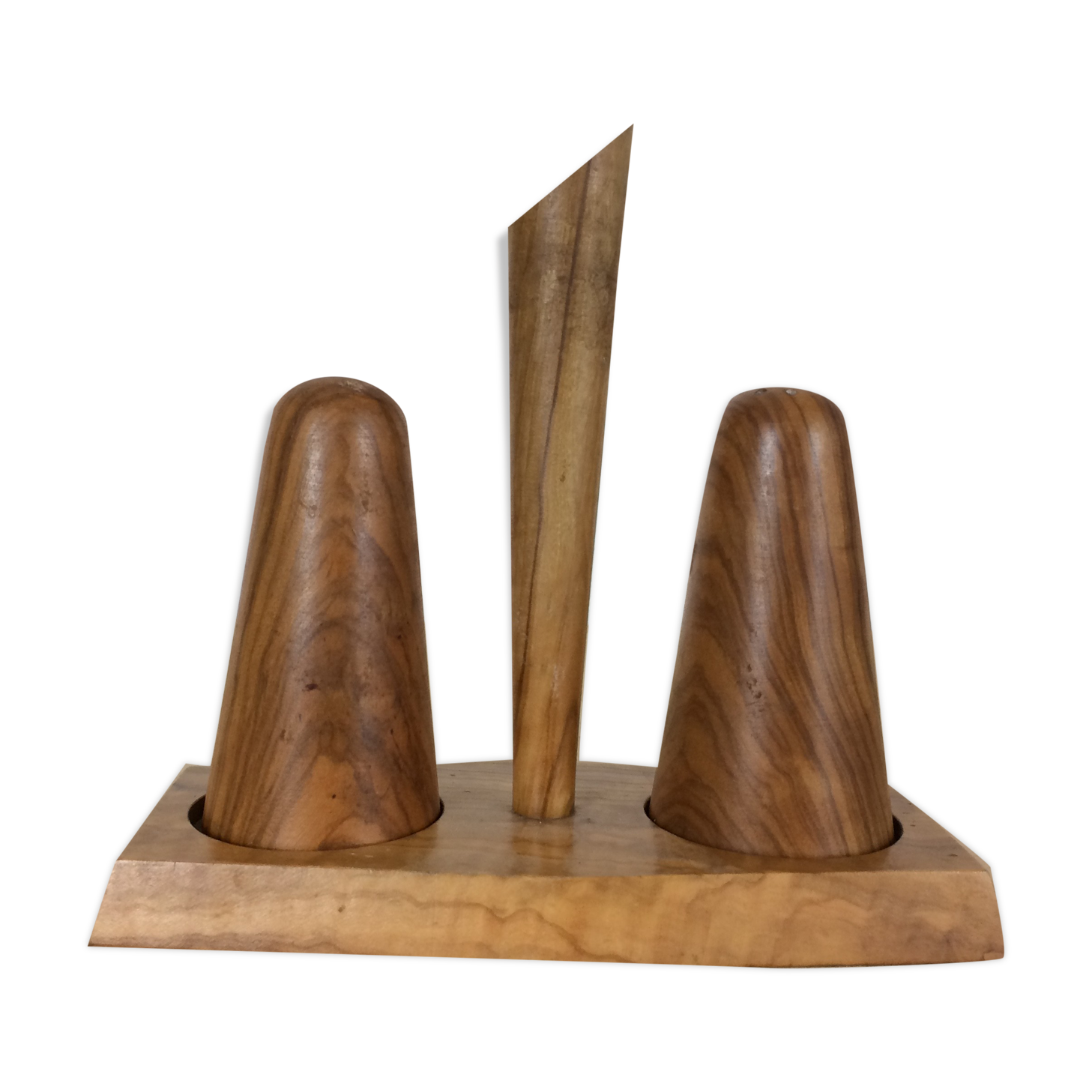 Servant salt and pepper in olive wood