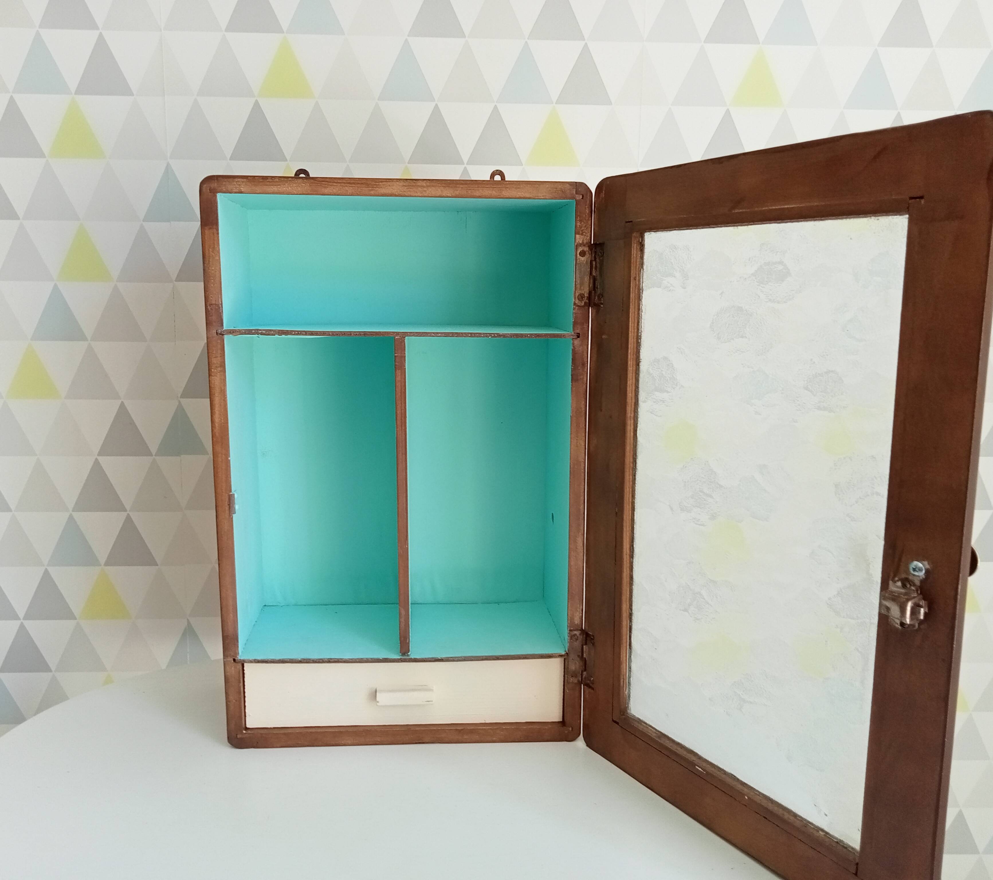 Medicine cabinet 50s 60s