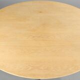 Arne Jacobsen dining table model A 826