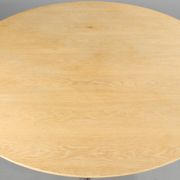 Arne Jacobsen dining table model A 826
