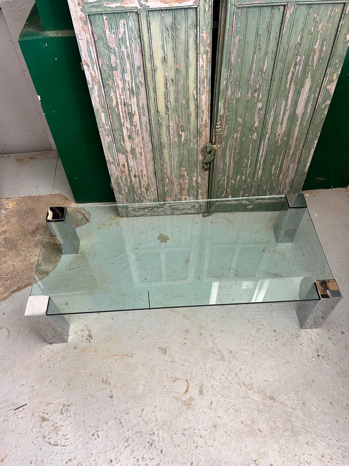 Table basse vintage moderniste en verre et chrome