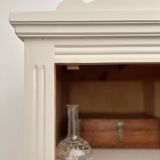 Armoire bonnetière parisienne