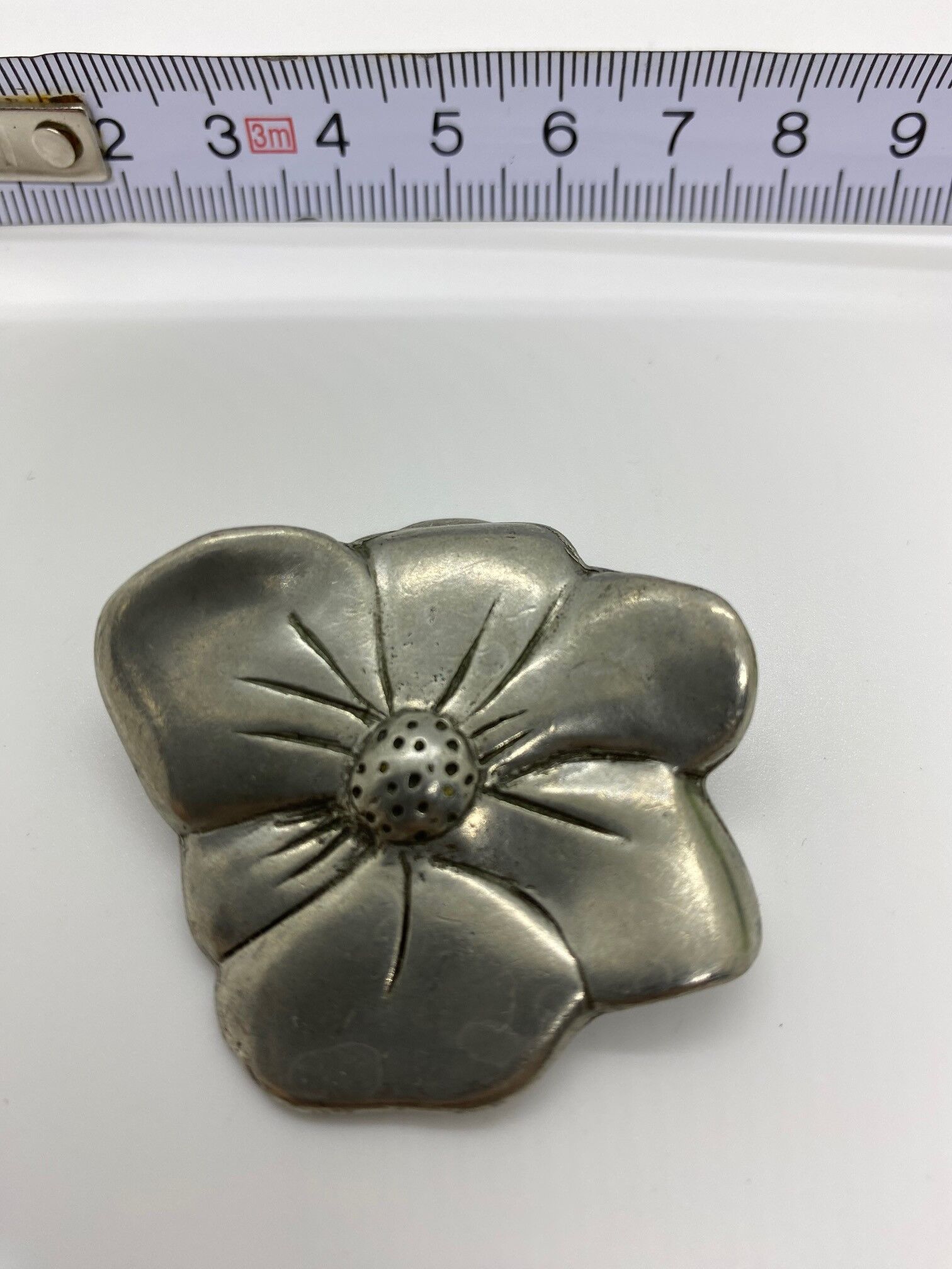 12 door knives Tin of the Manor