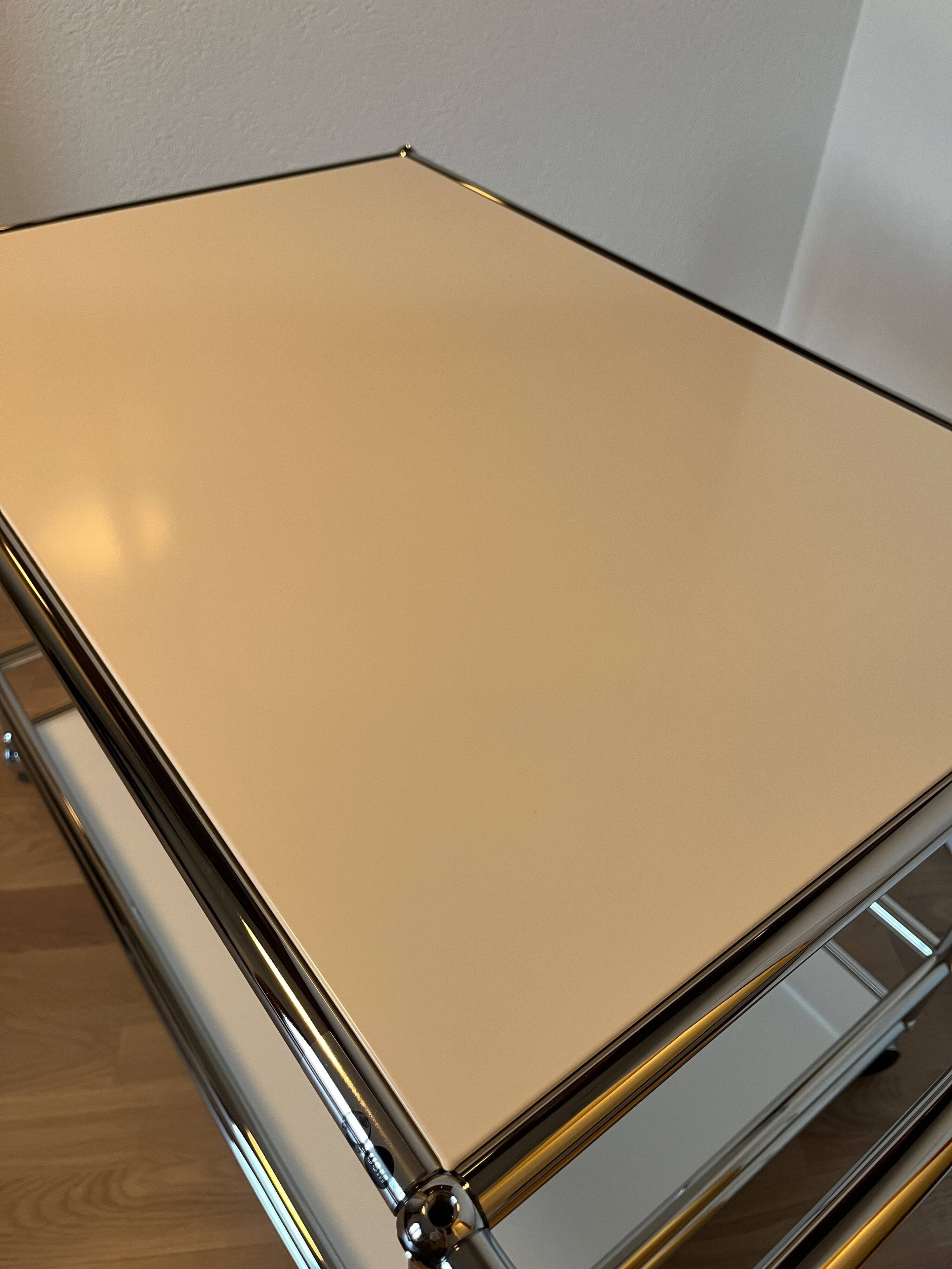 USM Haller Serving Trolley in Pure White