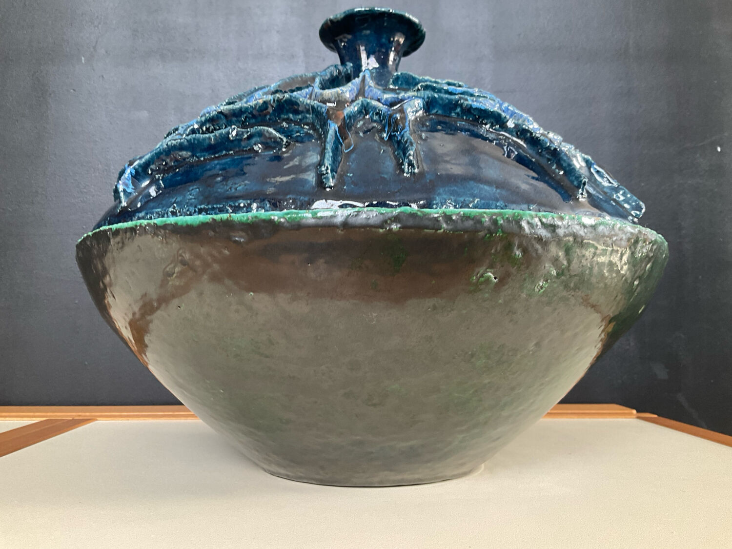 Vintage covered large pot in brutalist ceramic - Hungary
