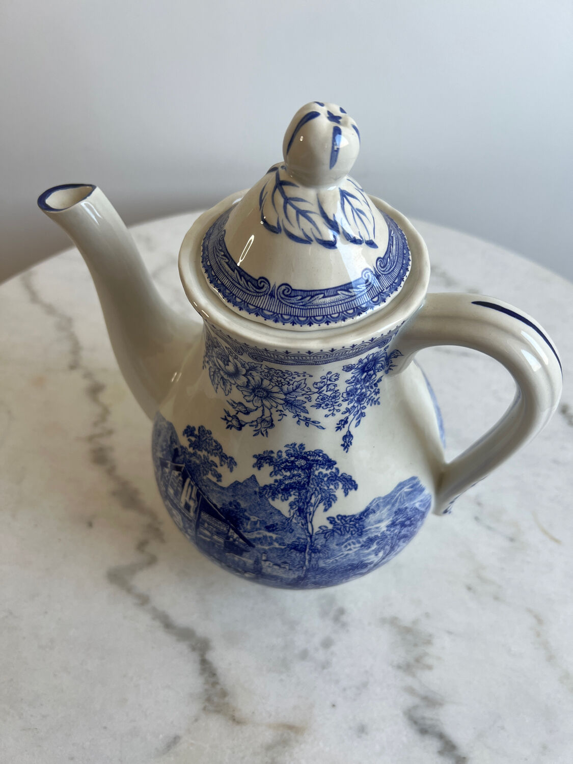 Luneville the cottage teapot