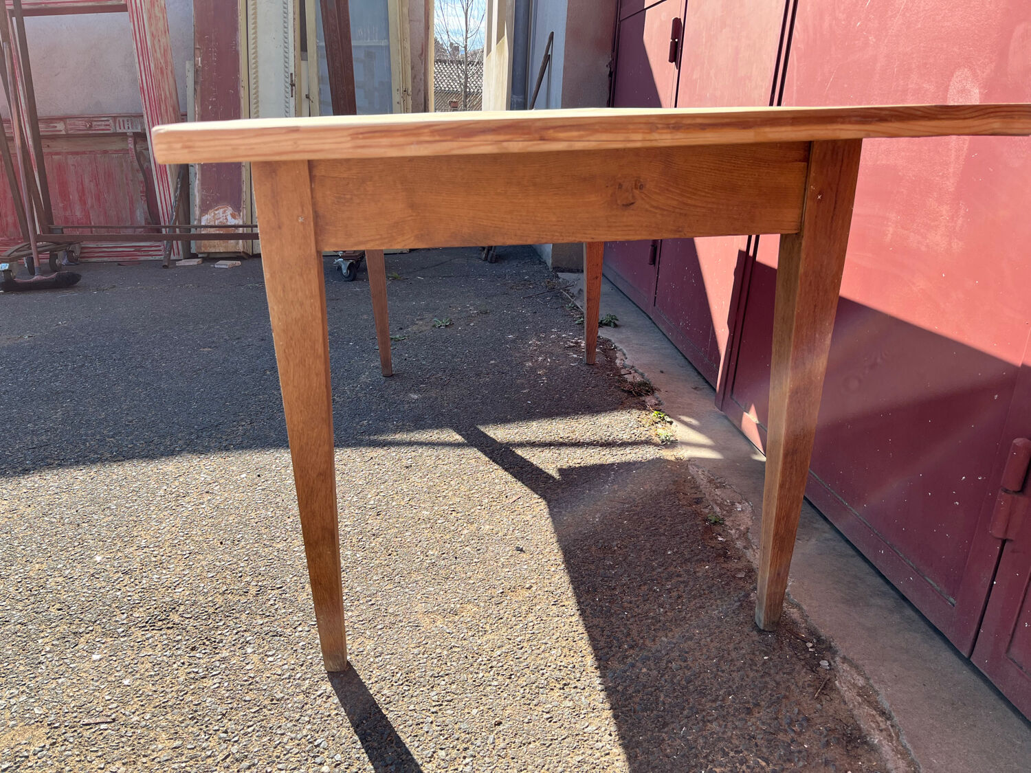 Spindle leg farm table