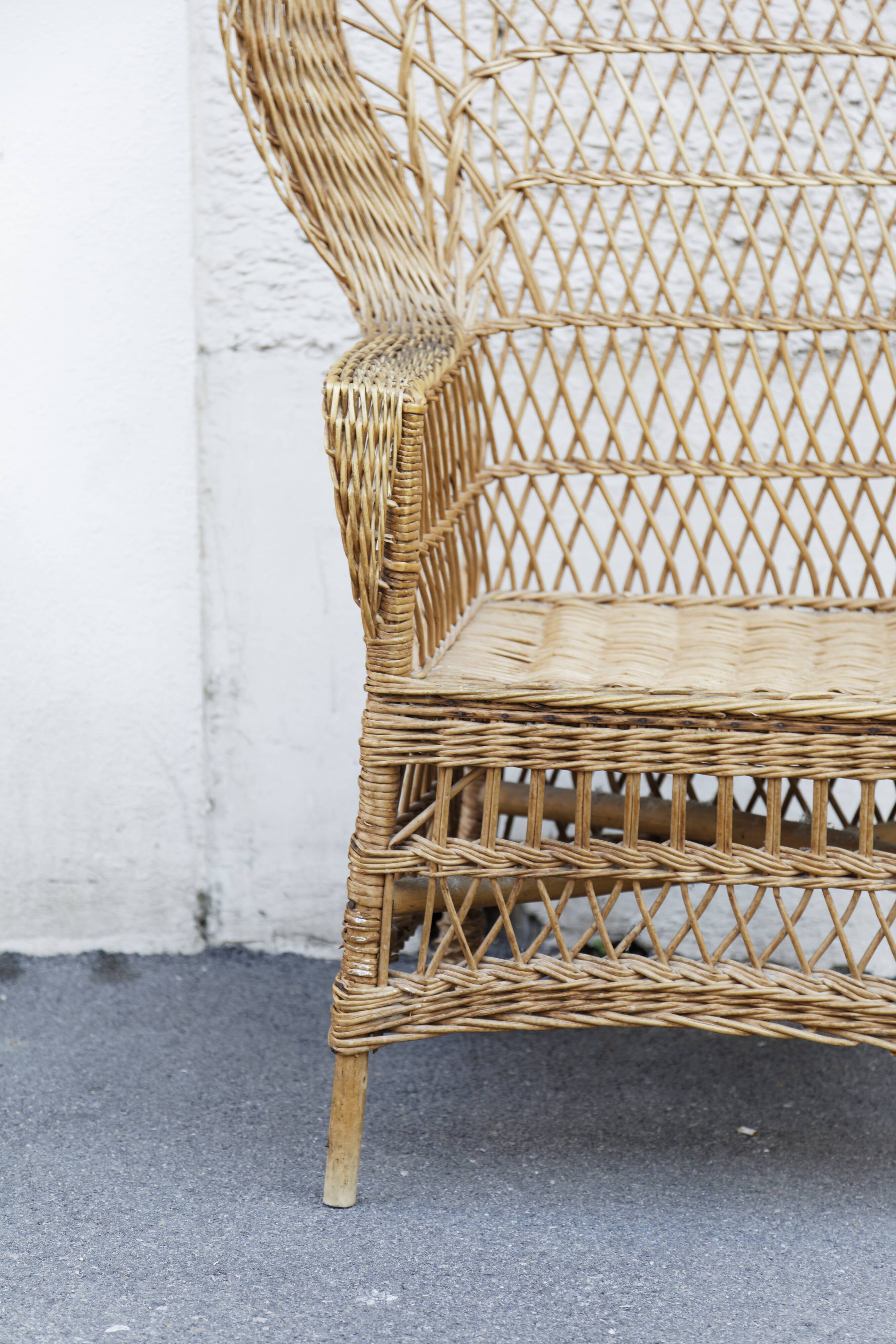 Armchair rotin braided