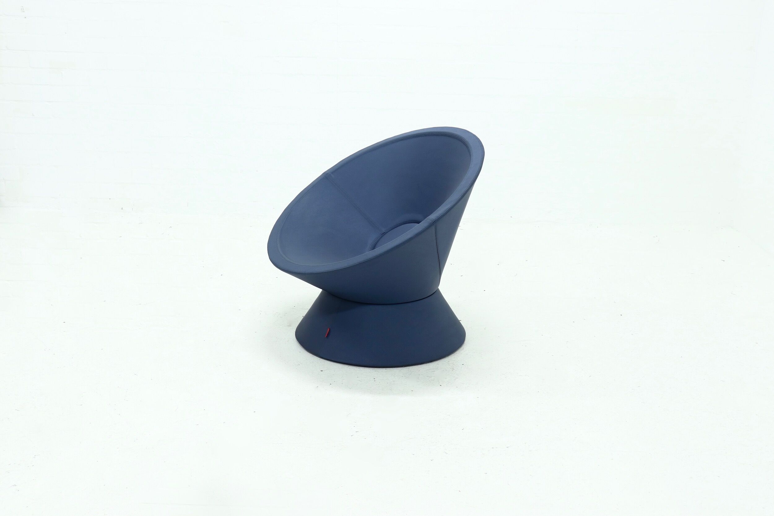 Blaster Chair by James Irvine for NgispeN