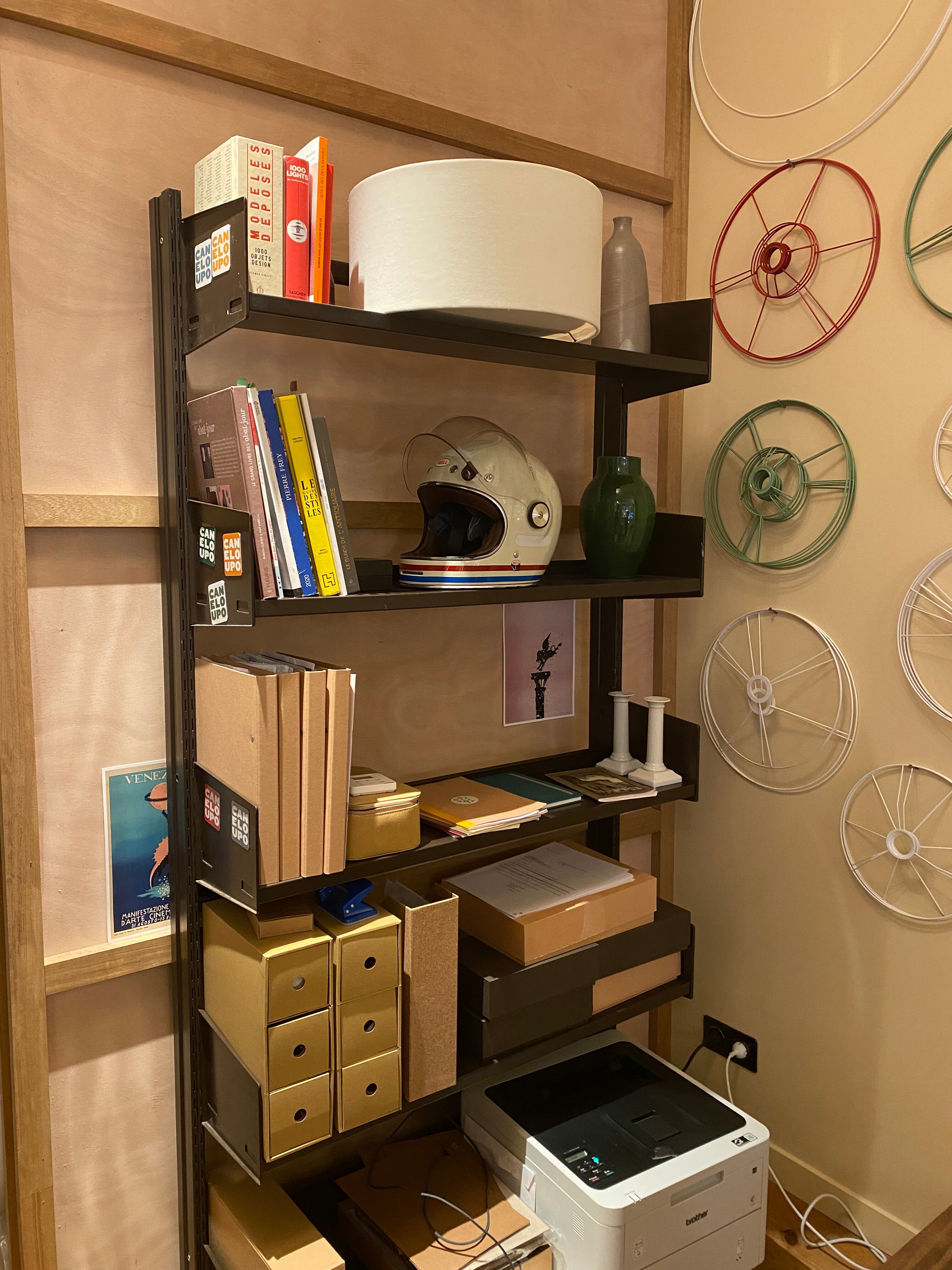 Modular metal bookcase Lips Vago / Seccose Congresso 1970