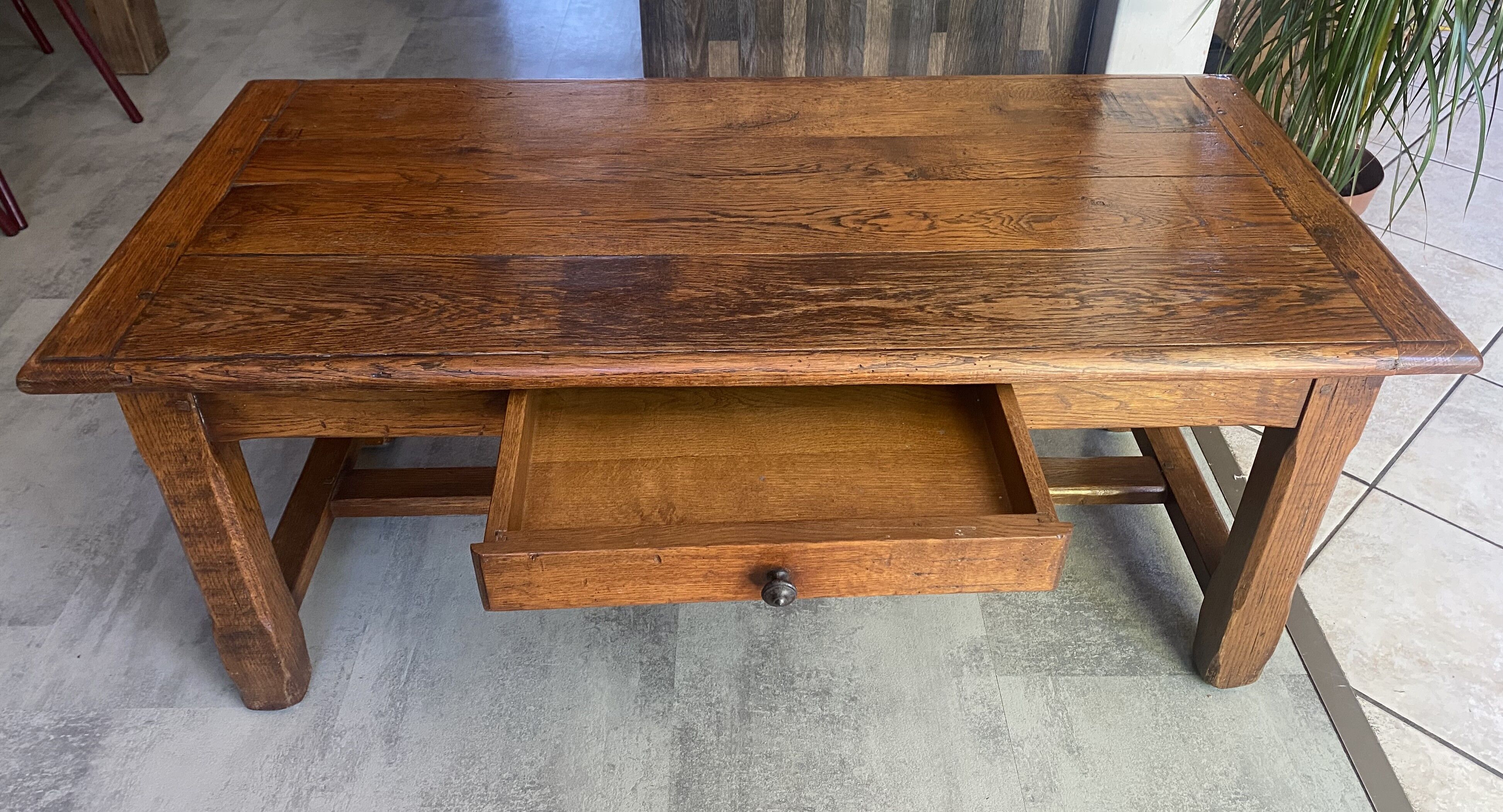 Rustic farmhouse antique coffee table made of solid oak with 1 drawer 50.