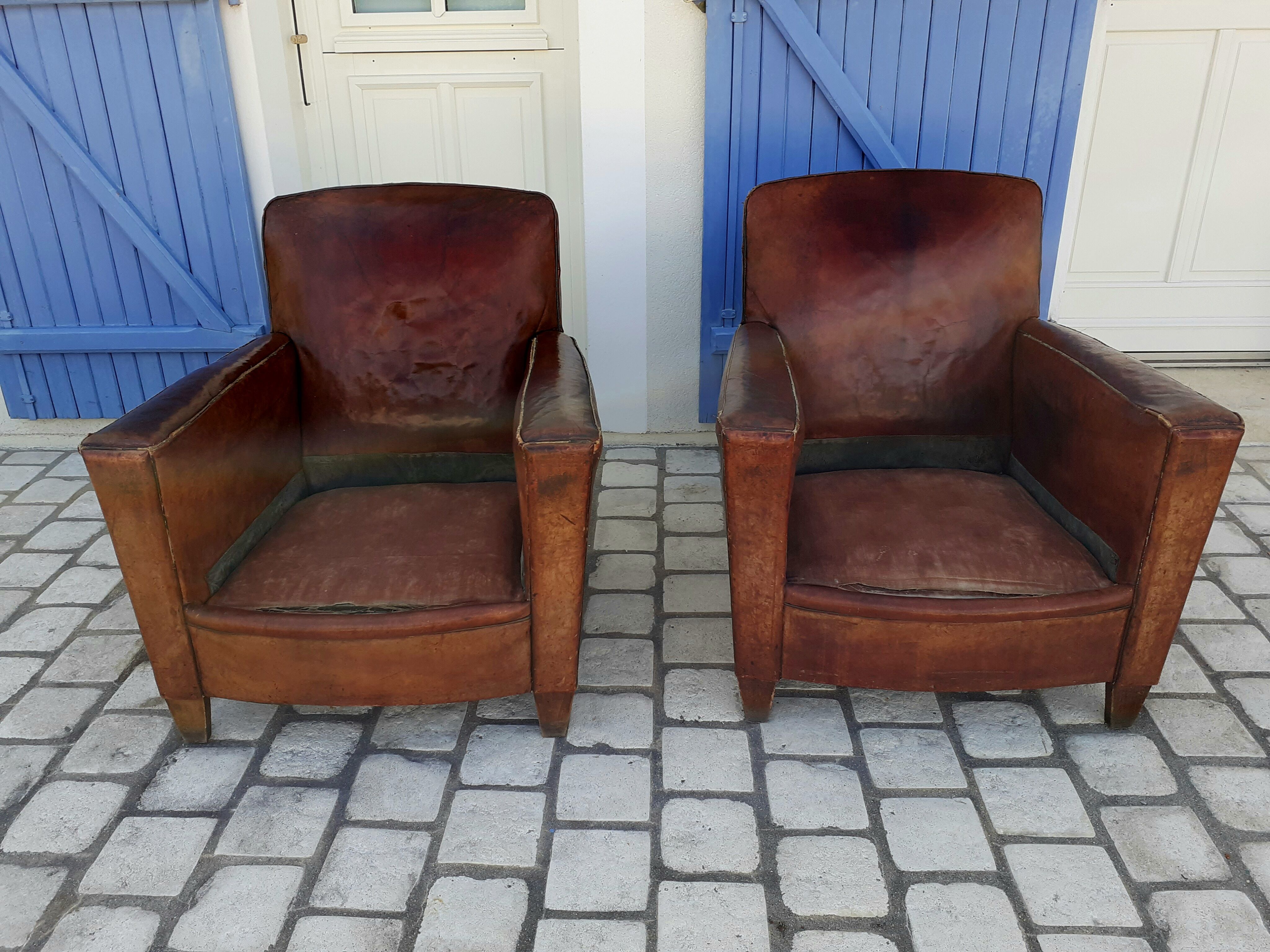Pair of leather club chairs 30/40s