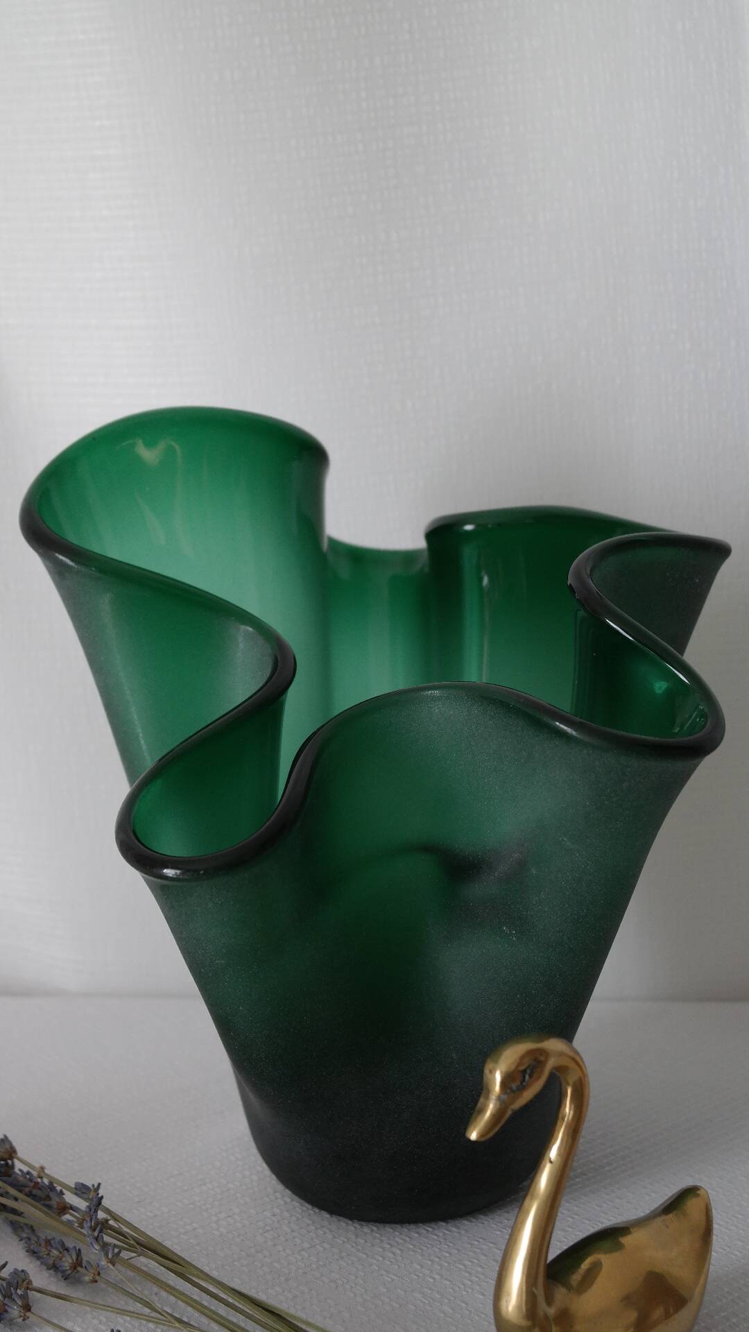 Vintage Italian blown glass handkerchief vase