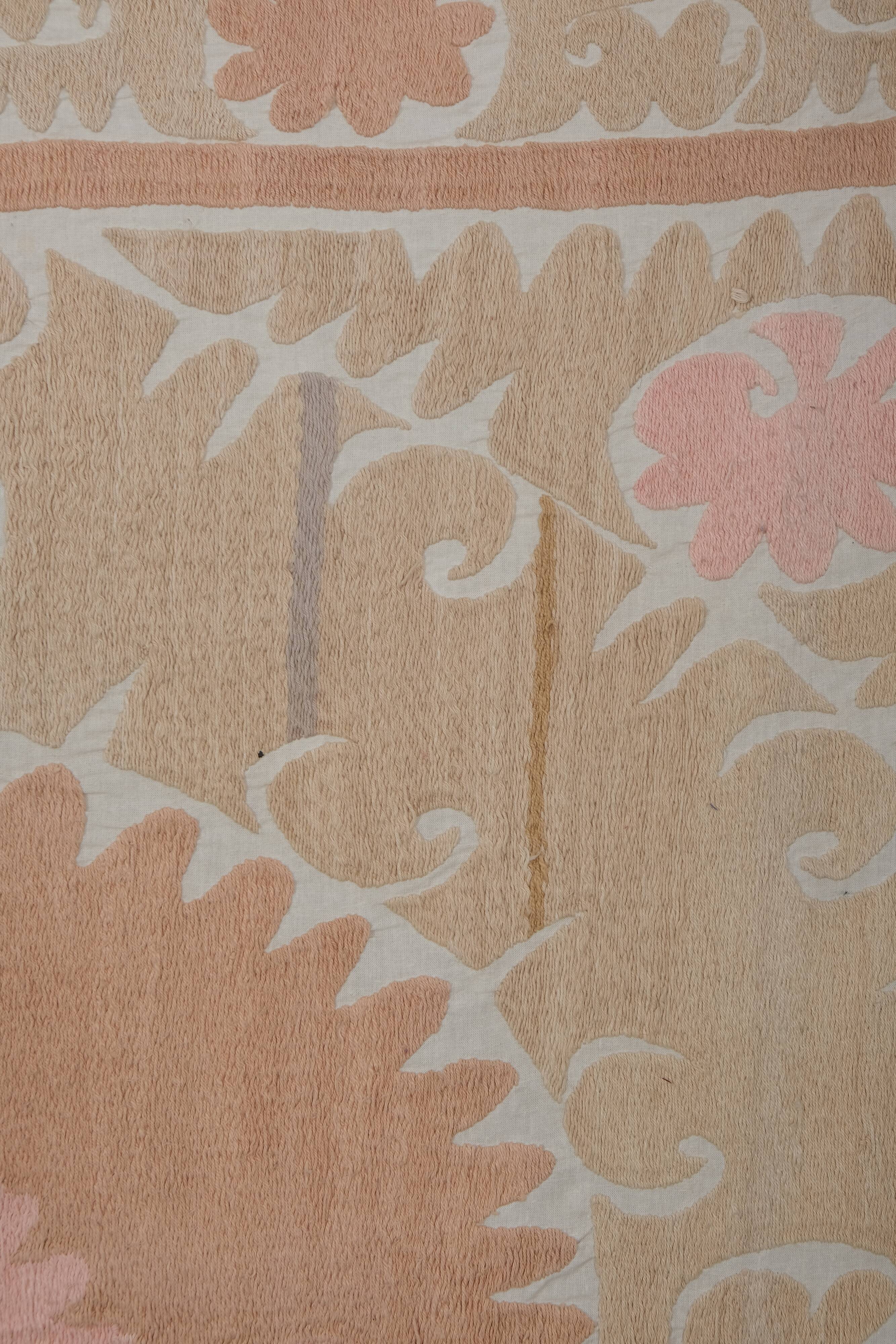 Suzani tapestry 135x137 cm