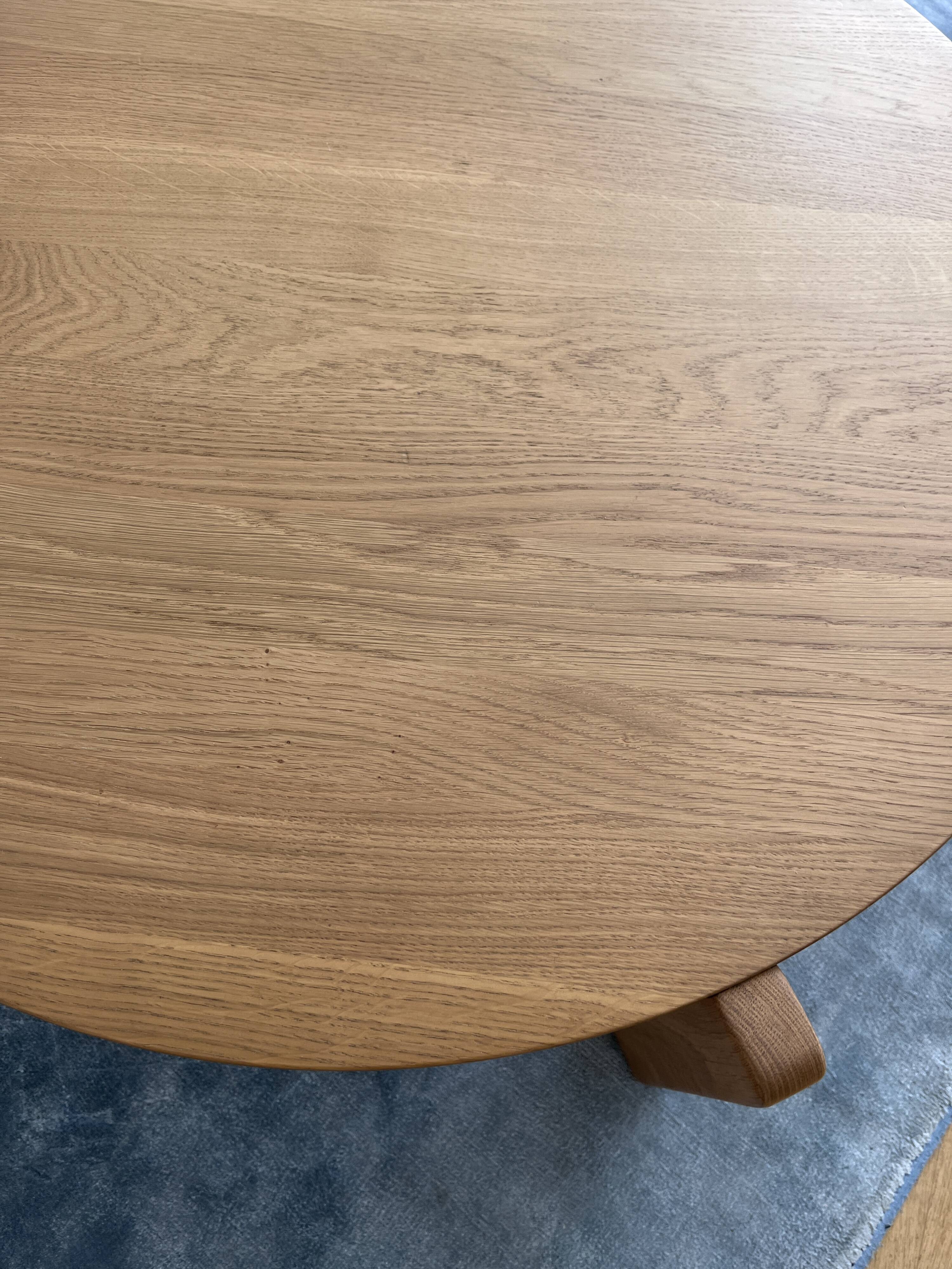 Table basse Guéridon Bas, Jean Prouvé – Édition Vitra – Chêne naturel