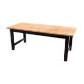 Farm table